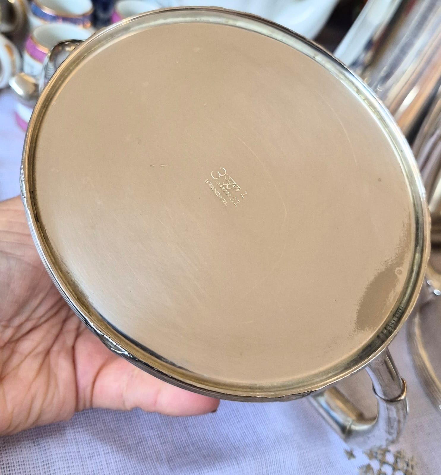 Bule de chá em metal espessurado à prata 90 Wolff, modelo Croise. Ótimo estado. 