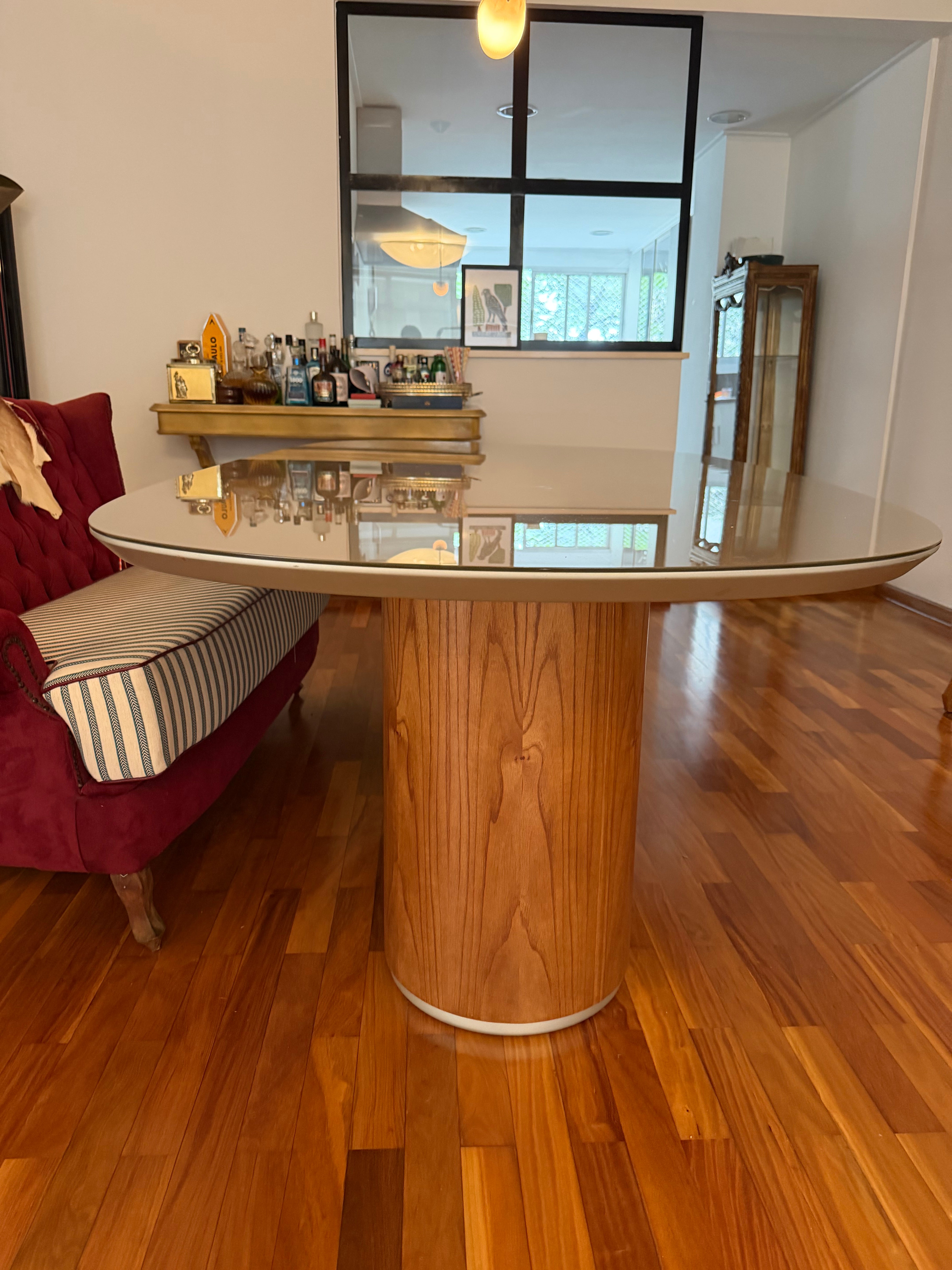 Mesa de jantar orgânica