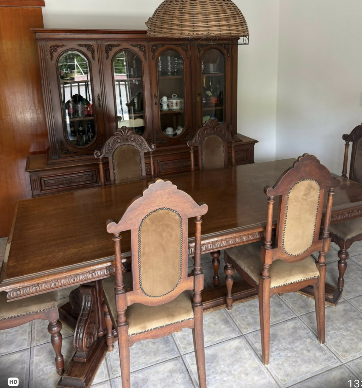 Conjunto Cristaleira + Mesa + 6 cadeiras