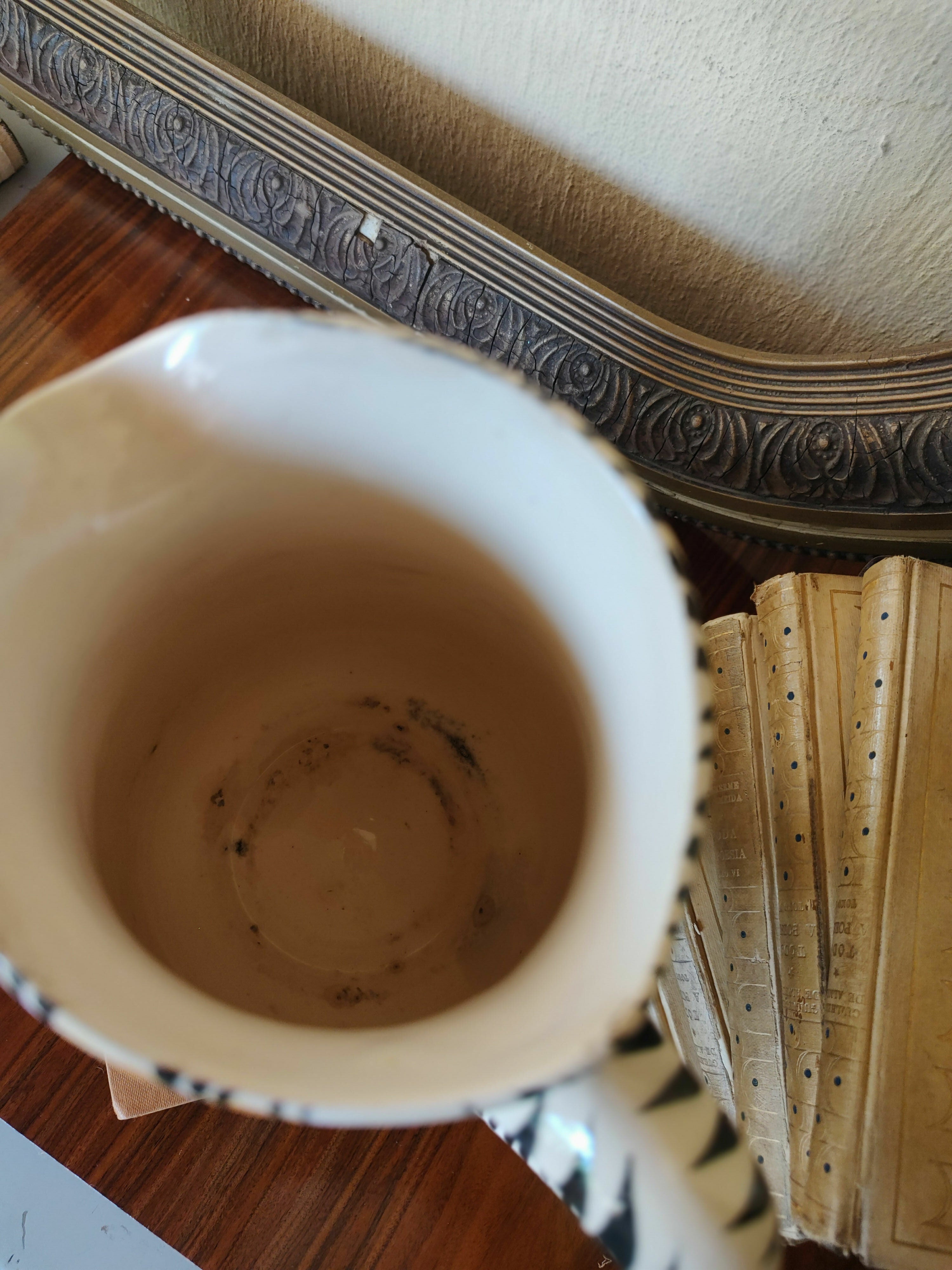 Jarro / Vaso decorativo em faiança com pintura à mão em motivos florais