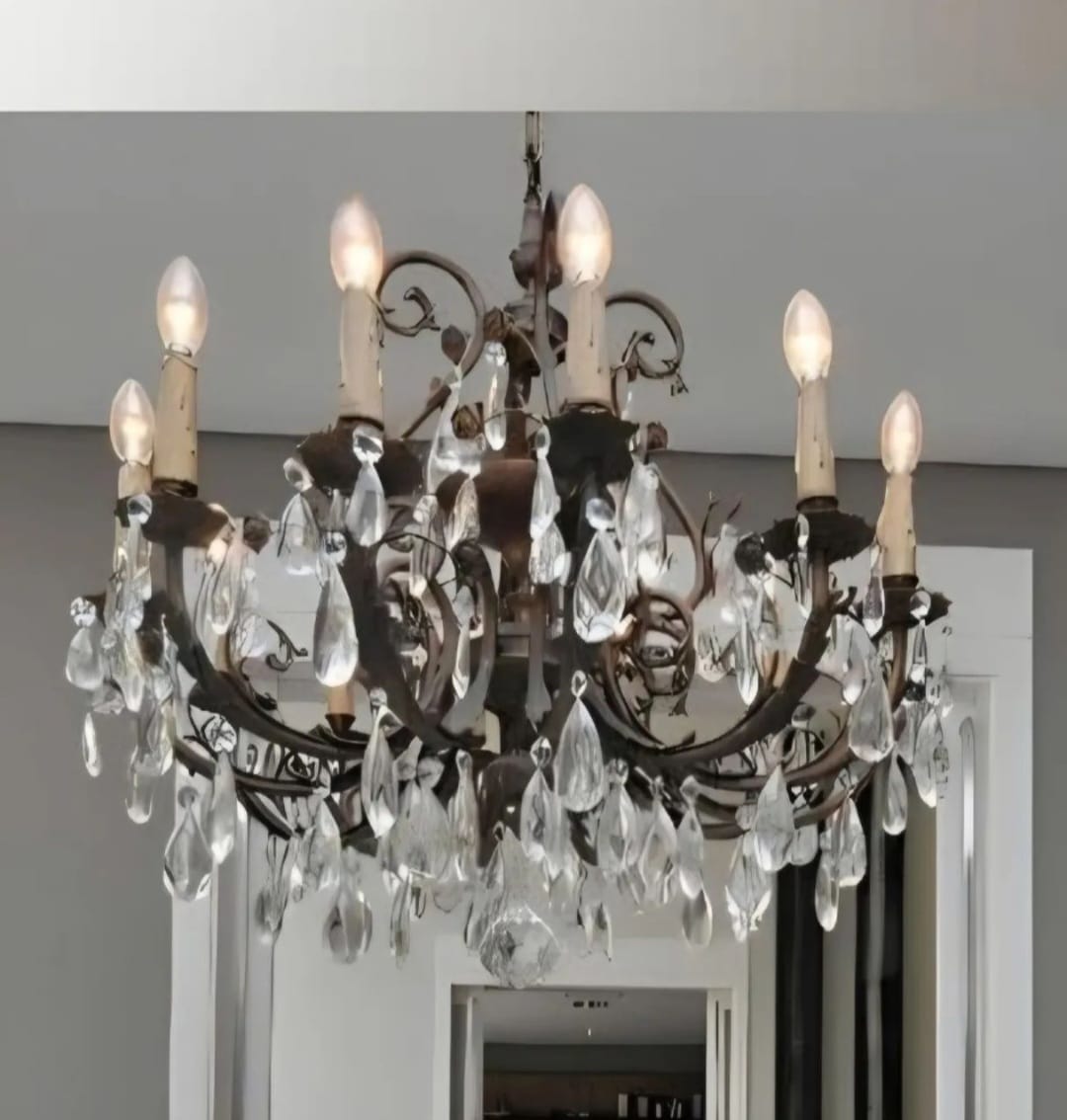 Antigo Lustre Pendente em Bronze e Vidro com 13 braços 