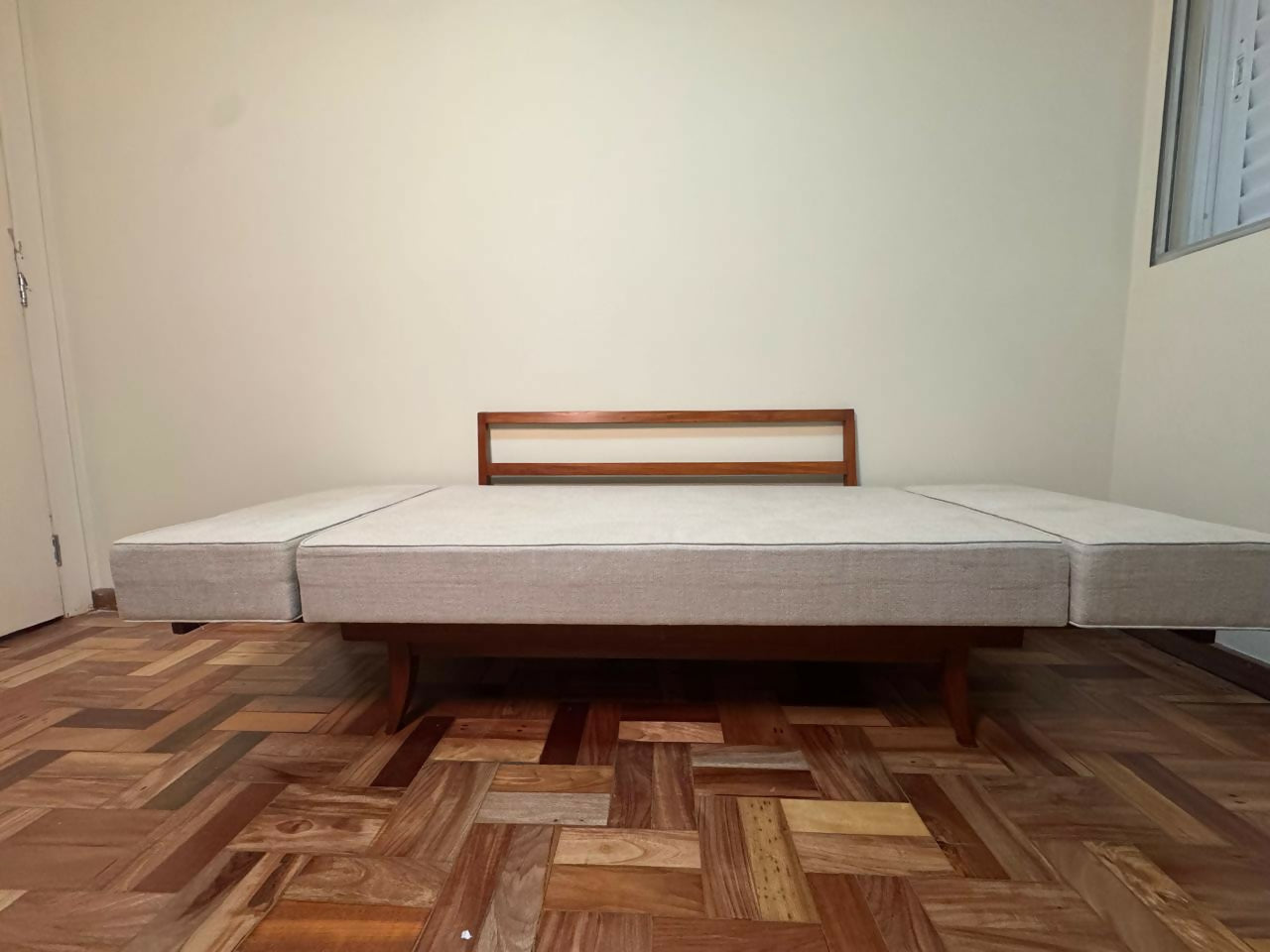Sofá-cama / Daybed Gelli Restaurado - Modernismo Brasileiro