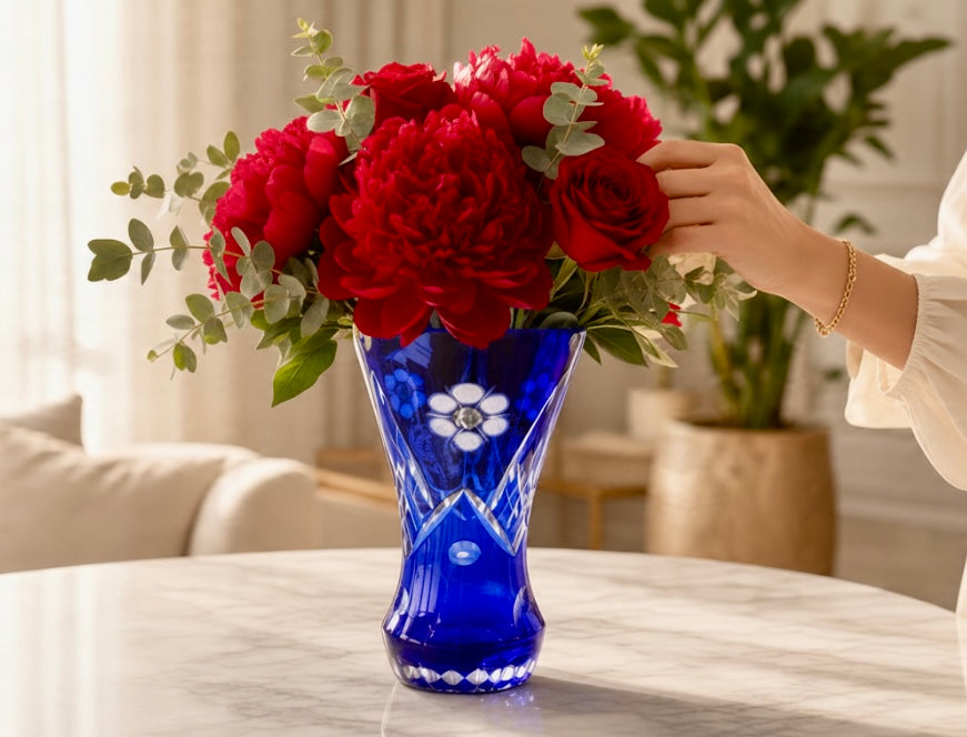 Maravilhoso Vaso Cristal Doublé Tcheco Azul Lapidado À Mão Década 1960