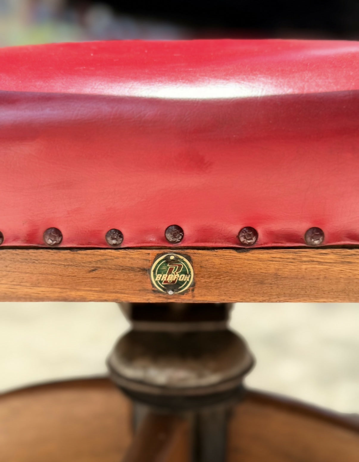 Cadeira de escritório antiga giratória