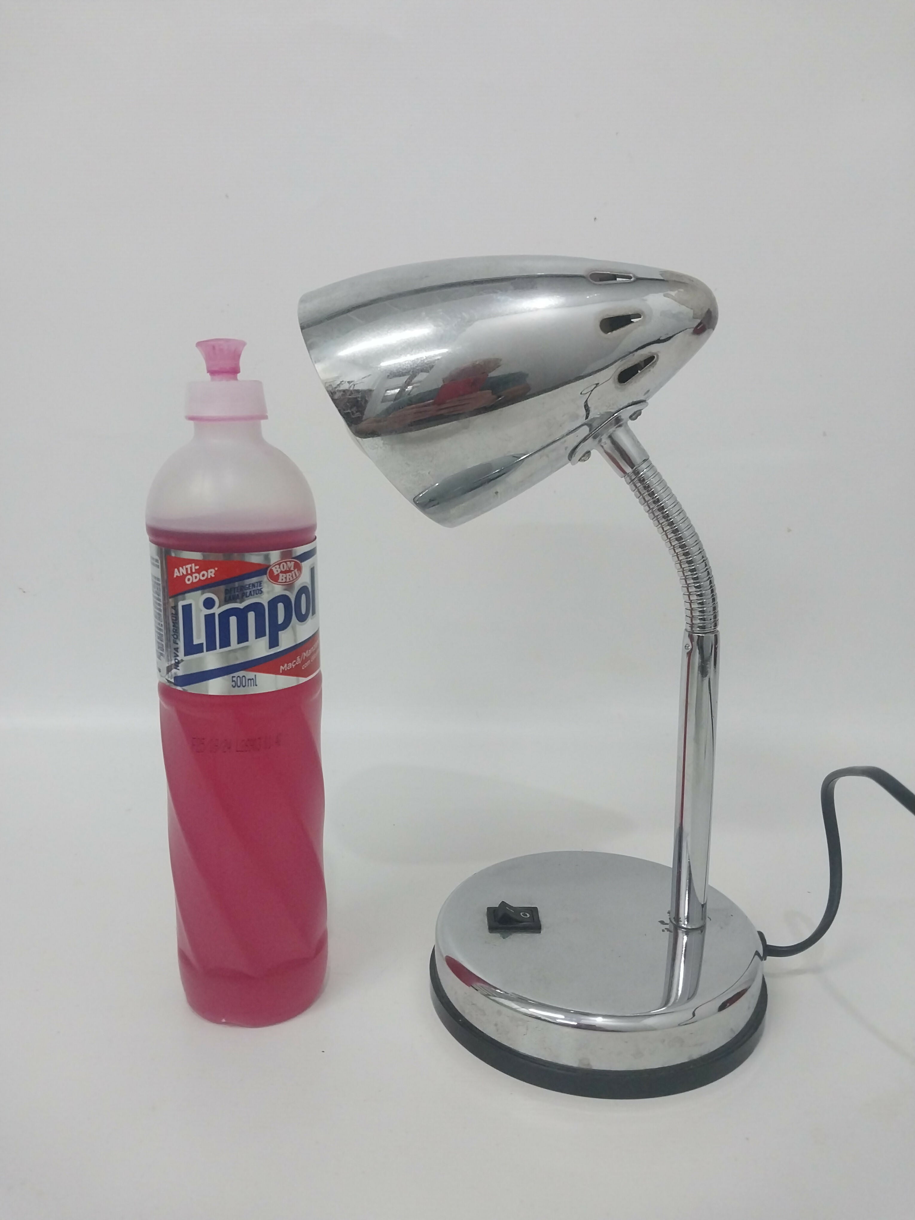 Luminária de Mesa Cromada