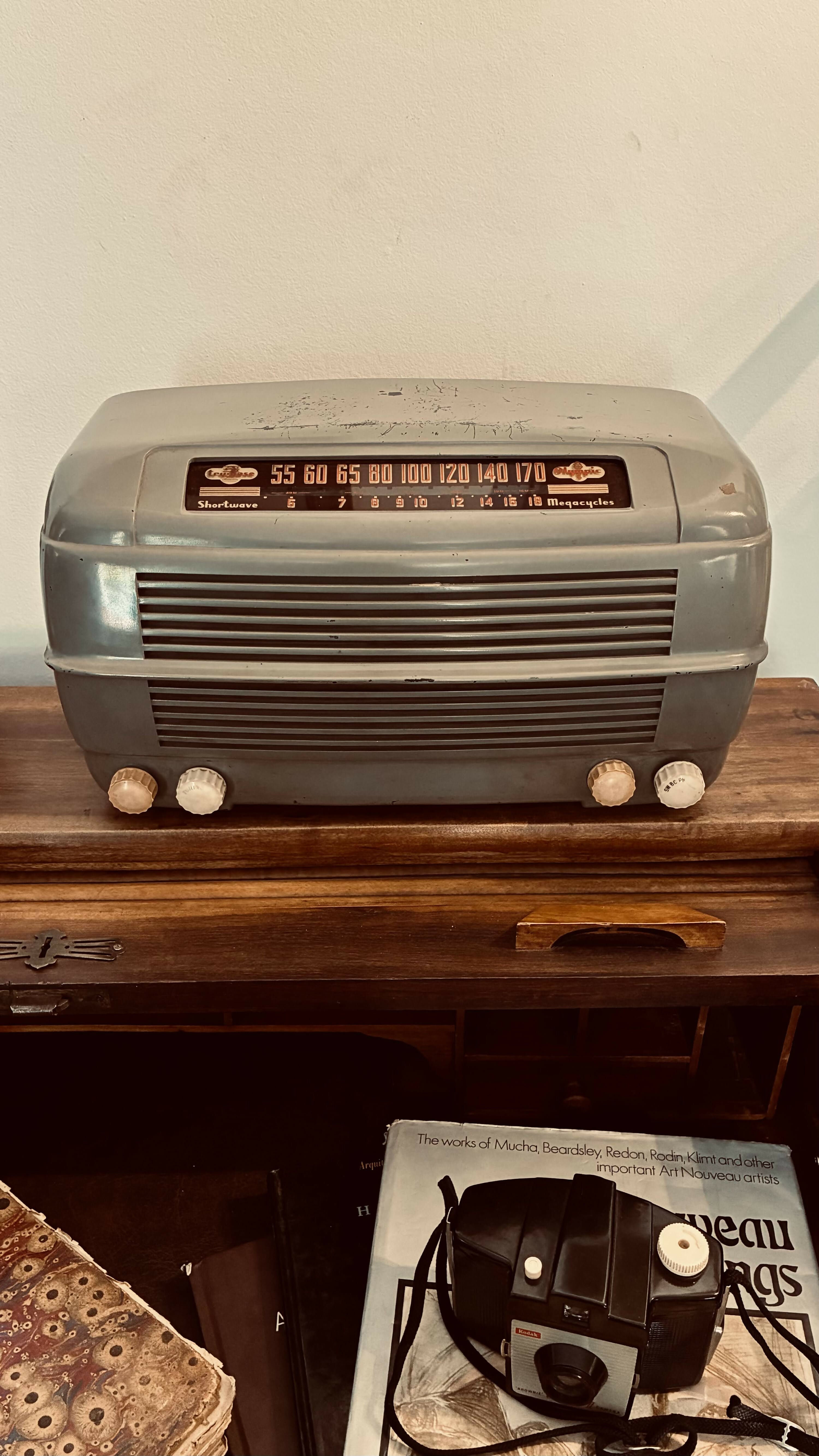 Rádio valvulado de mesa