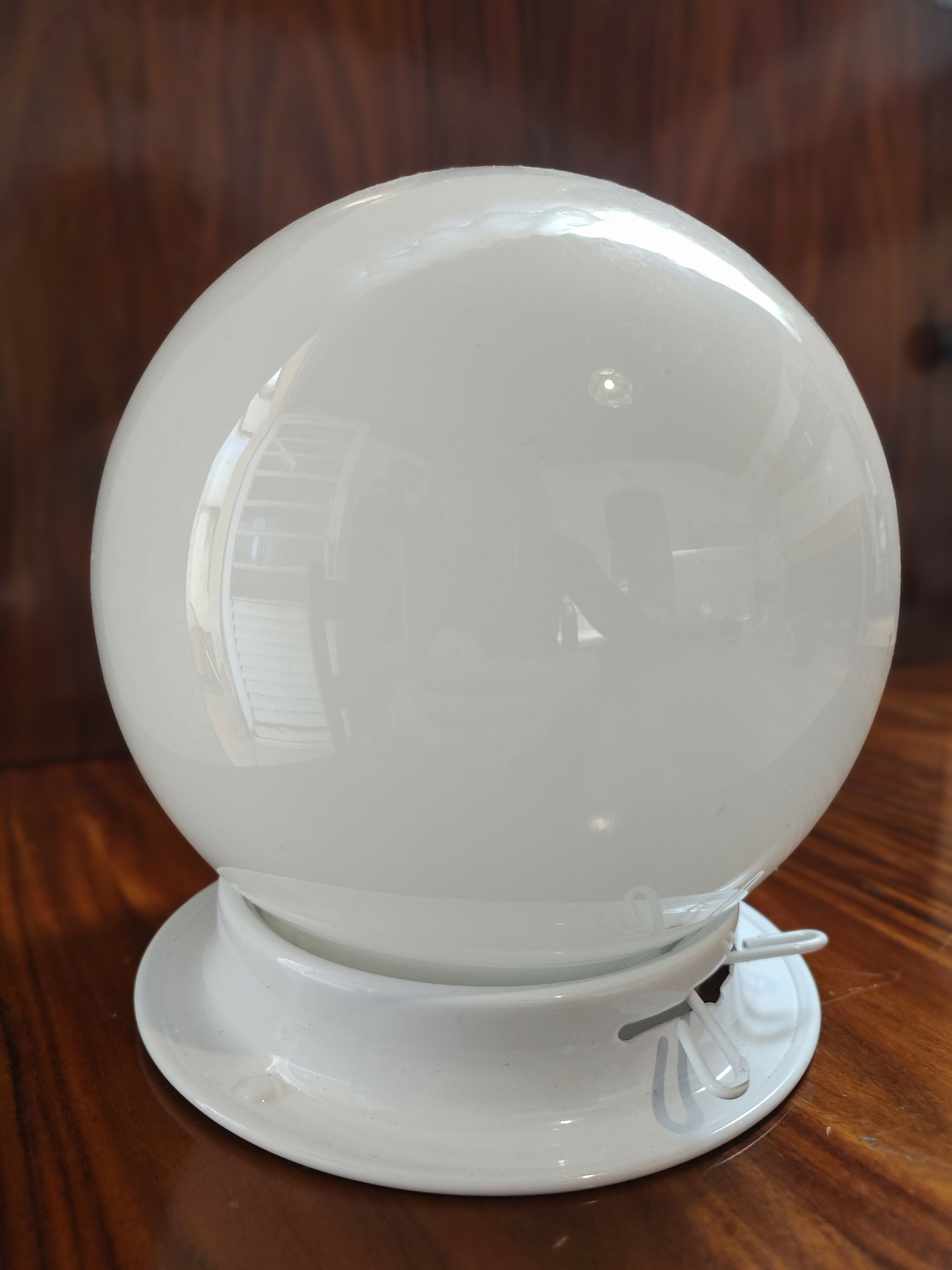 Antiga Cúpula / Lustre / Luminária Bola em vidro leitoso liso com plafon novo