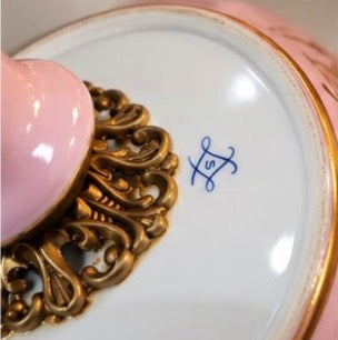 Centro de Mesa em Porcelana Sèvres na tonalidade rosa com Base em Bronze