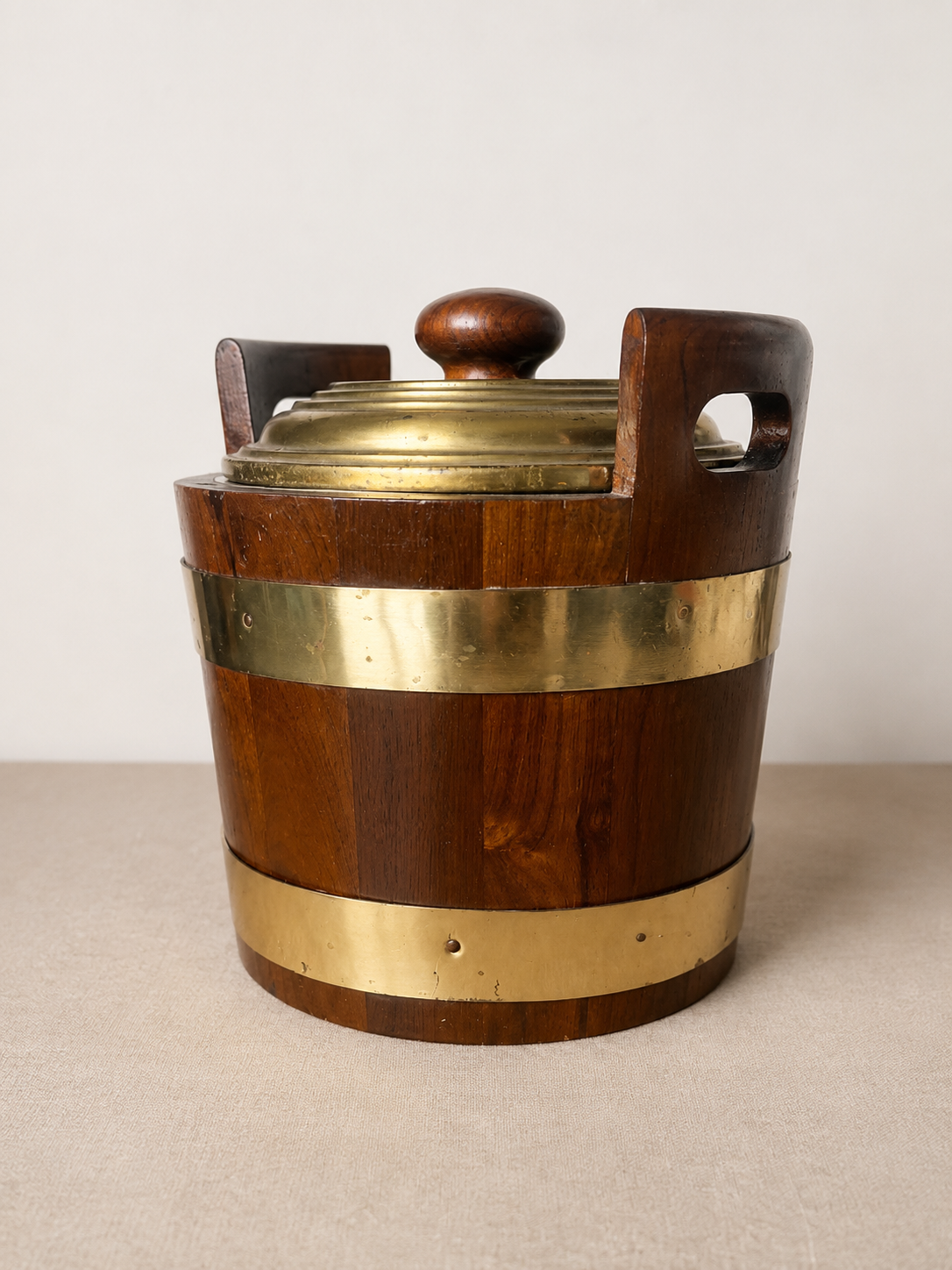 Balde de gelo em madeira e metal dourado (DMCPS_332)