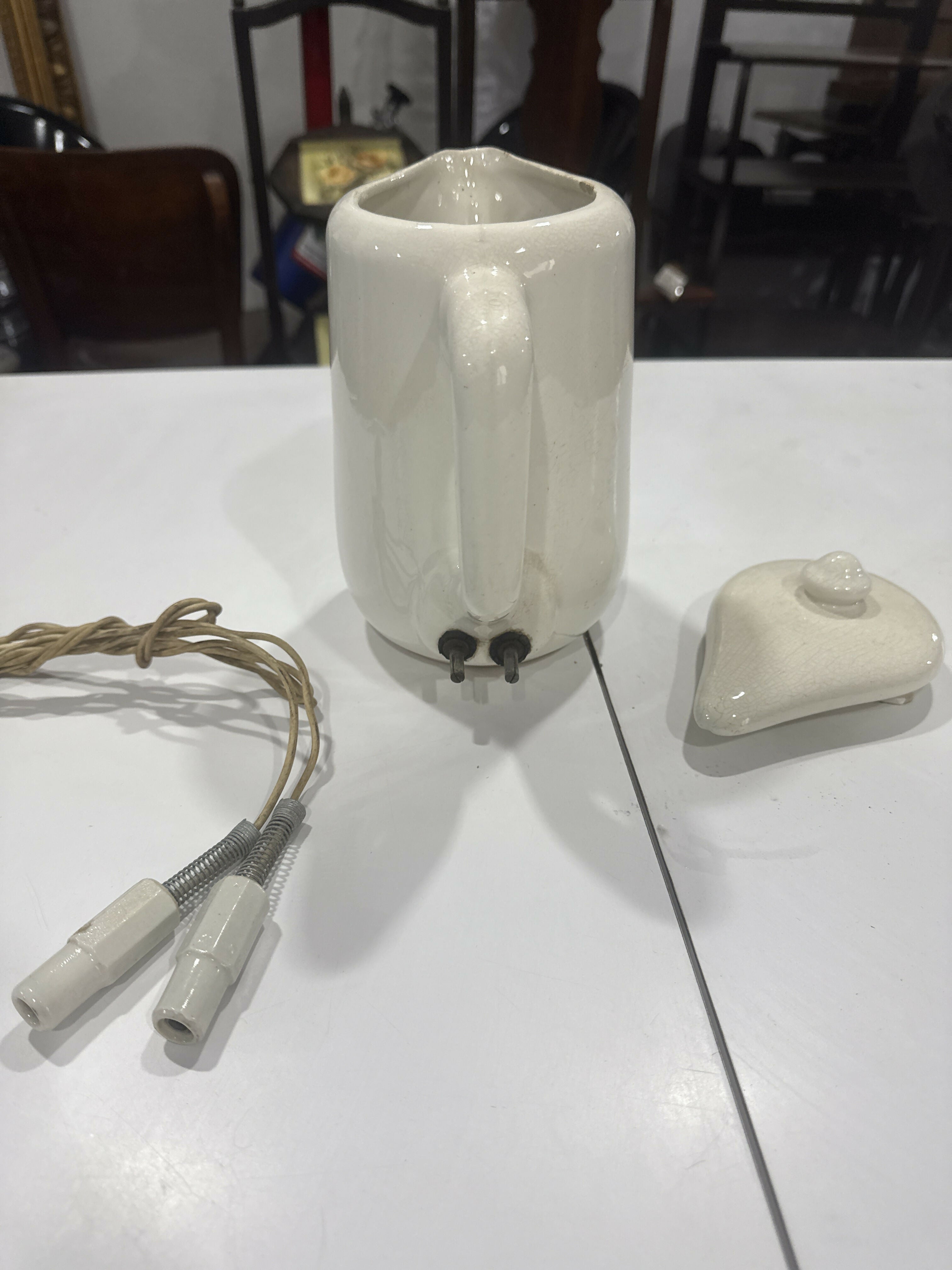 RARÍSSIMA! CHALEIRA ELÉTRICA ITAGRES – DÉCADA DE 1950 – PORCELANA – COMPLETA E FUNCIONANDO