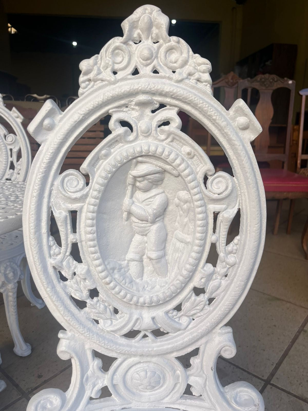 CONJUNTO DE FERRO FUNDIDO BRANCO DE 80 ANOS RESTAURADO