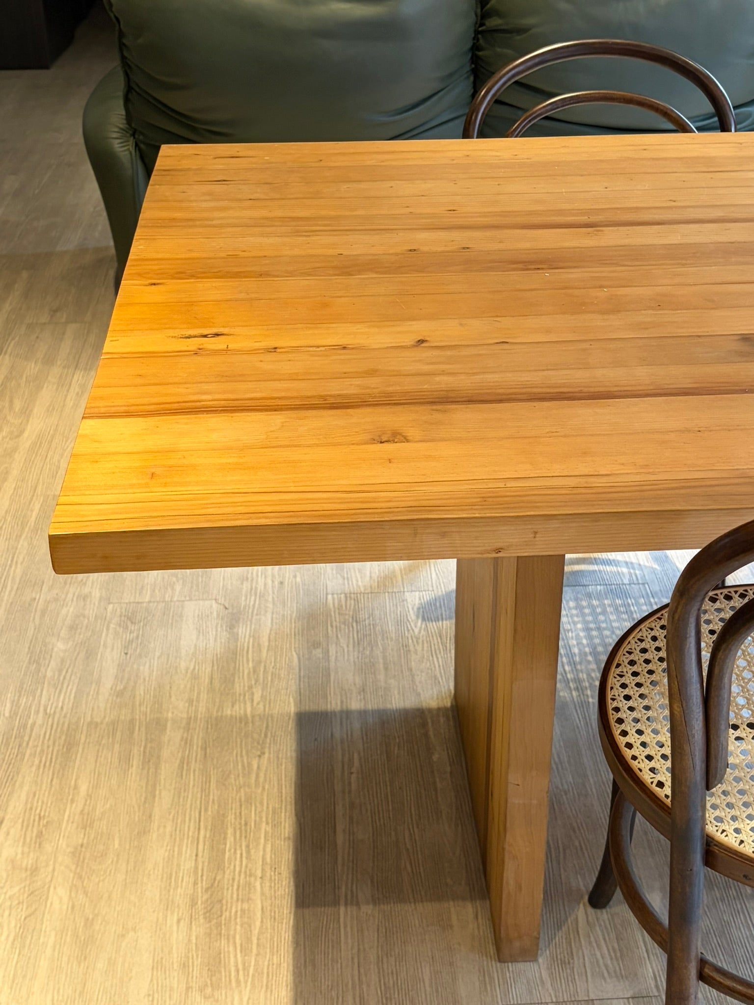Mesa de Jantar Retangular em Pinheiro Japonês Maciça - 6 lugares