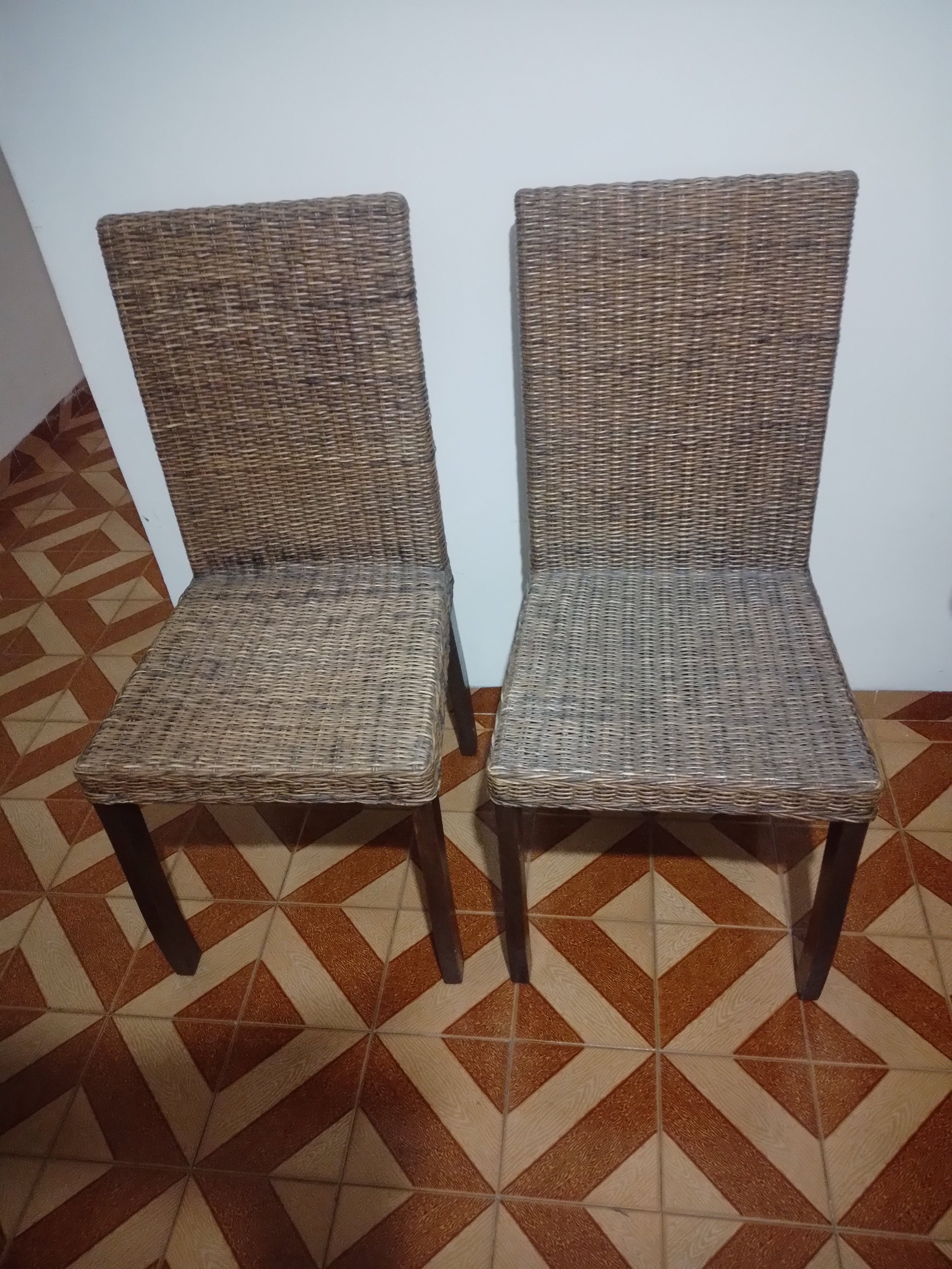 Duas cadeiras em Fibra Natural 