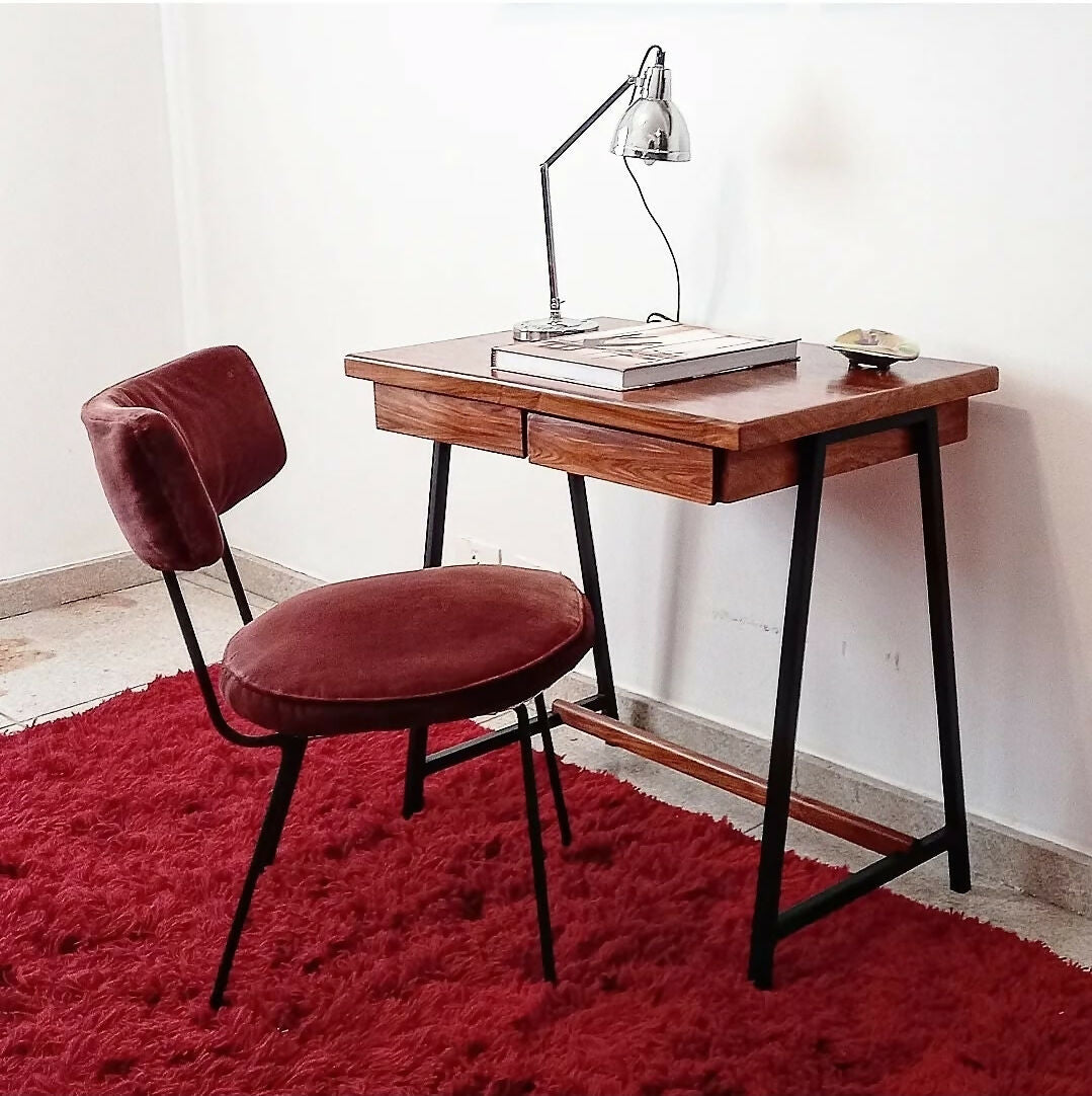 ESCRIVANINHA EM JACARANDÁ E FERRO ANOS 60