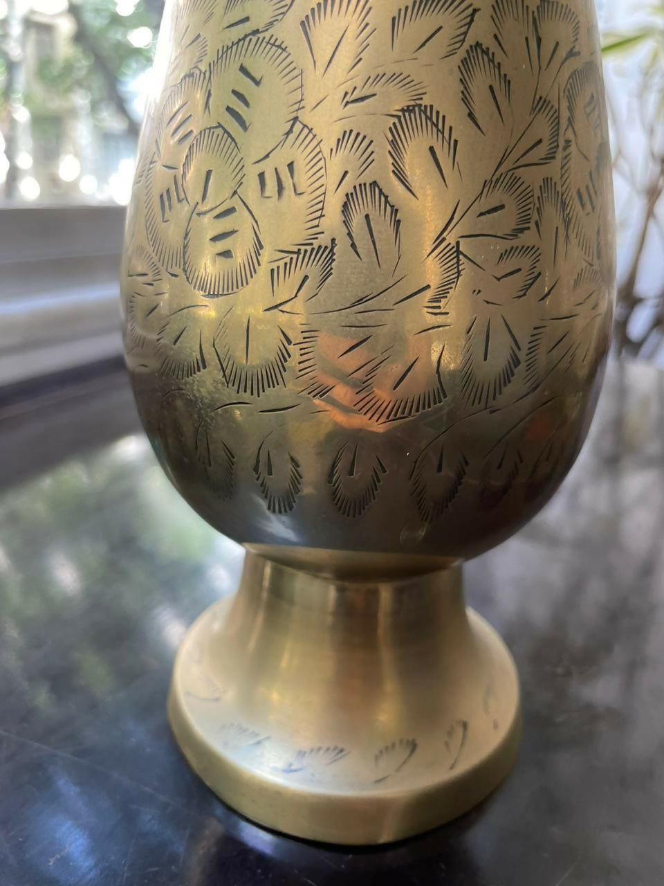Grande vaso oriental em metal dourado 36cm
