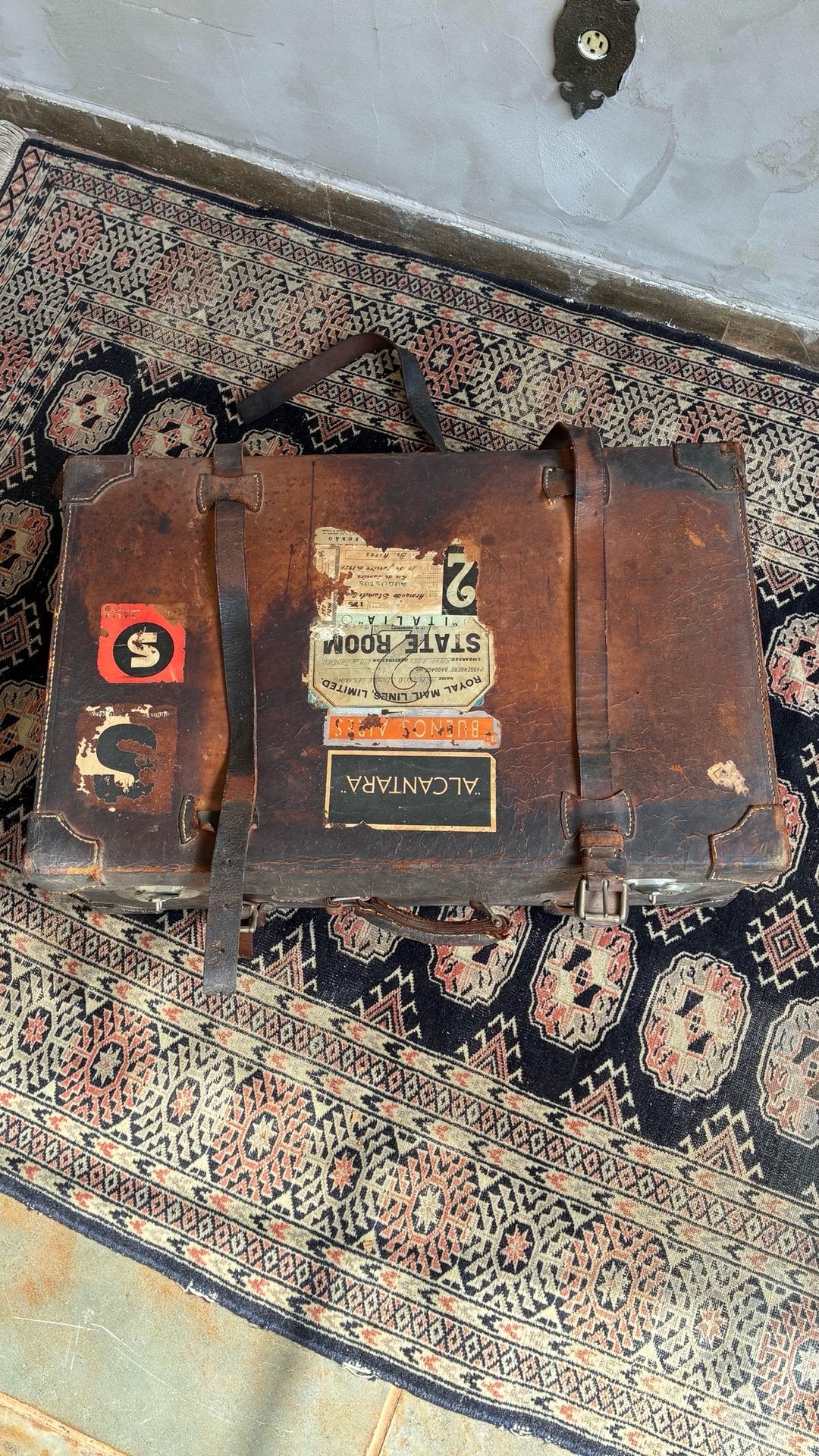 Mala Antiga em couro envelhecido 