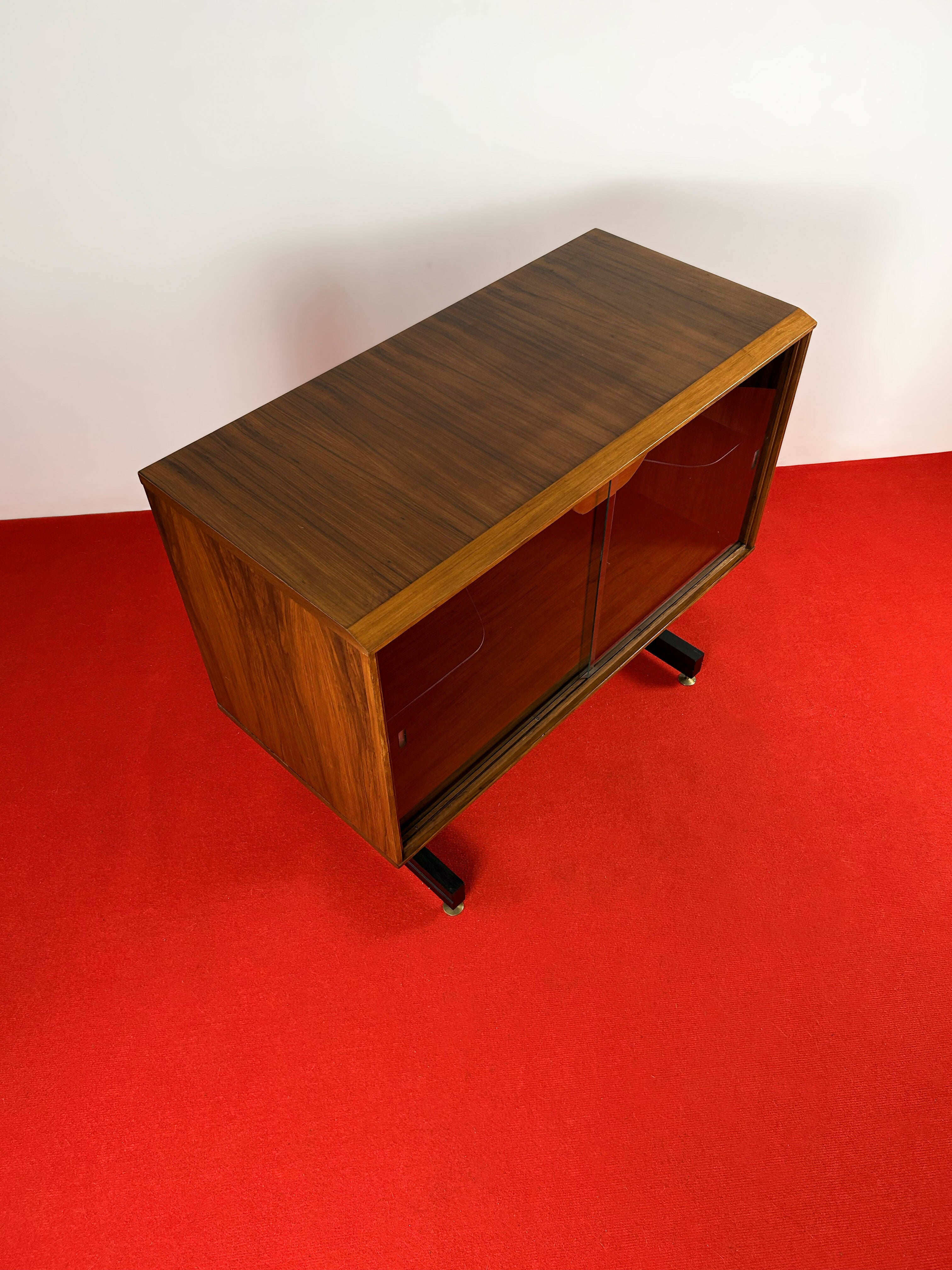 Raro Bar Cimo 60’s em Caviúna e Latão