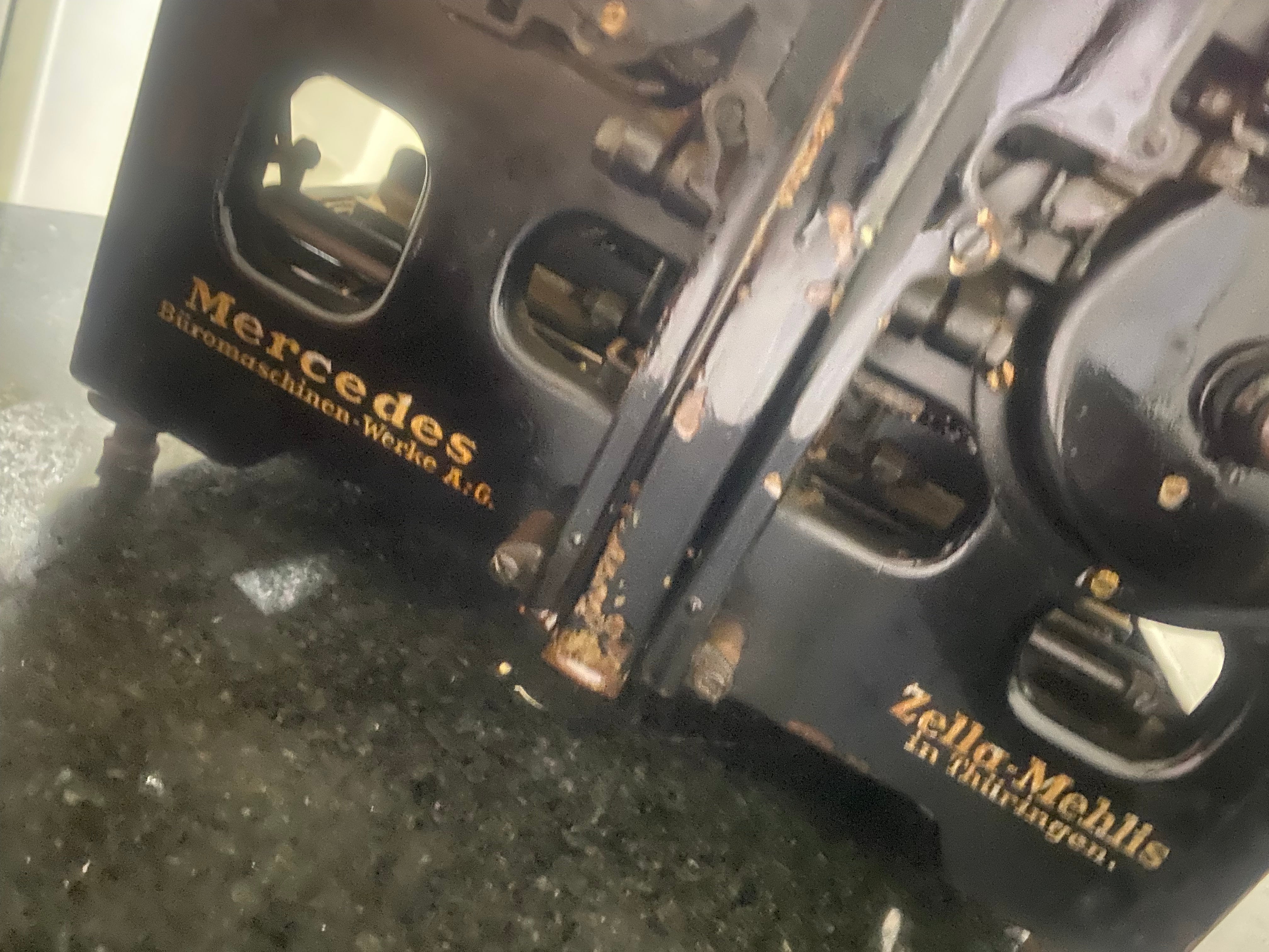 Máquina datilográfica Mercedes