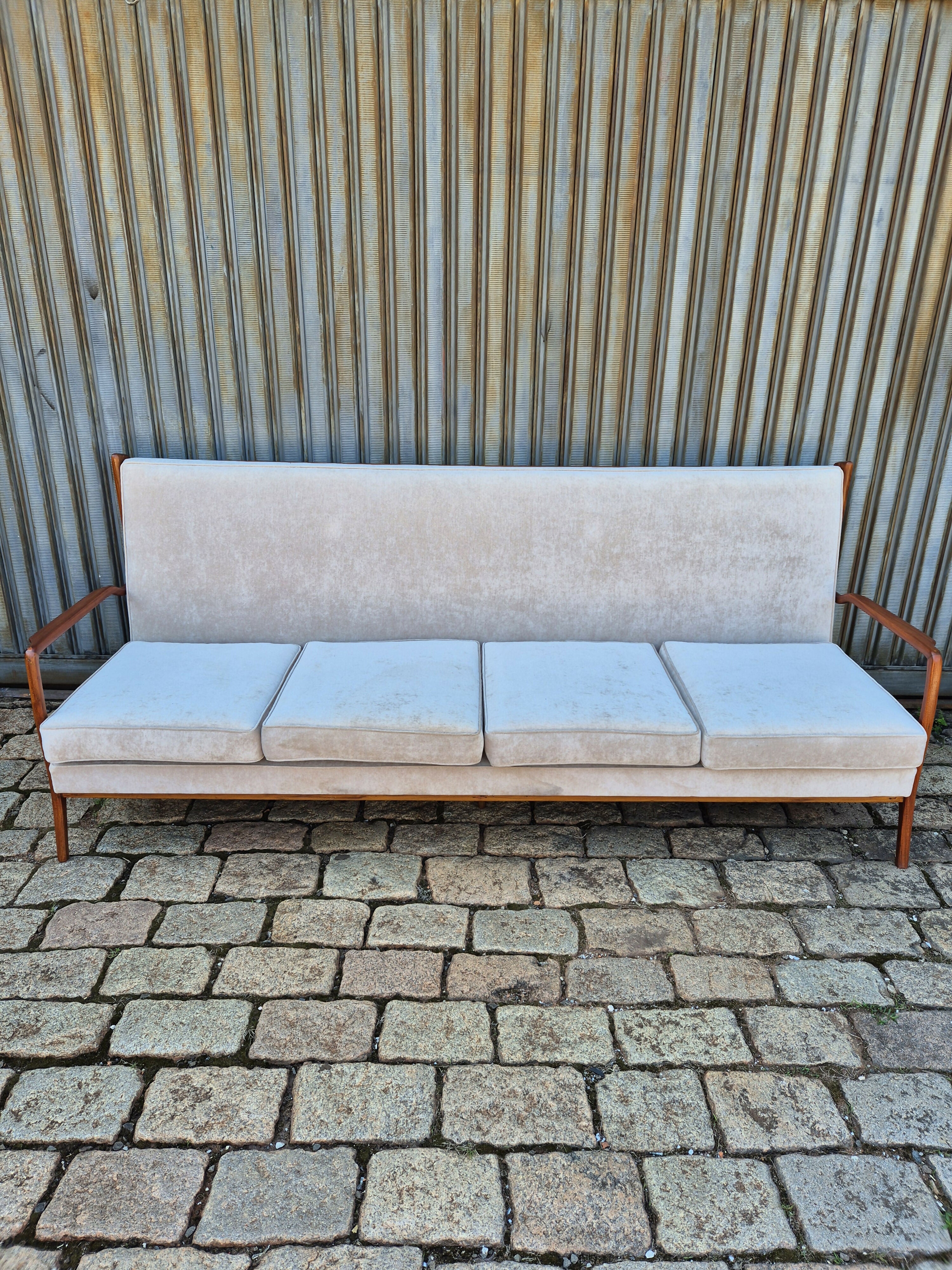 Sofá 3 lugares Rino Levi anos 50