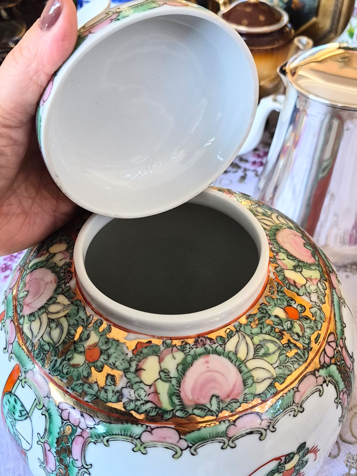 Potiche em porcelana vintage chinesa Família Rosa,  padrão Rose Medallion, lindo. E em perfeitas condições.