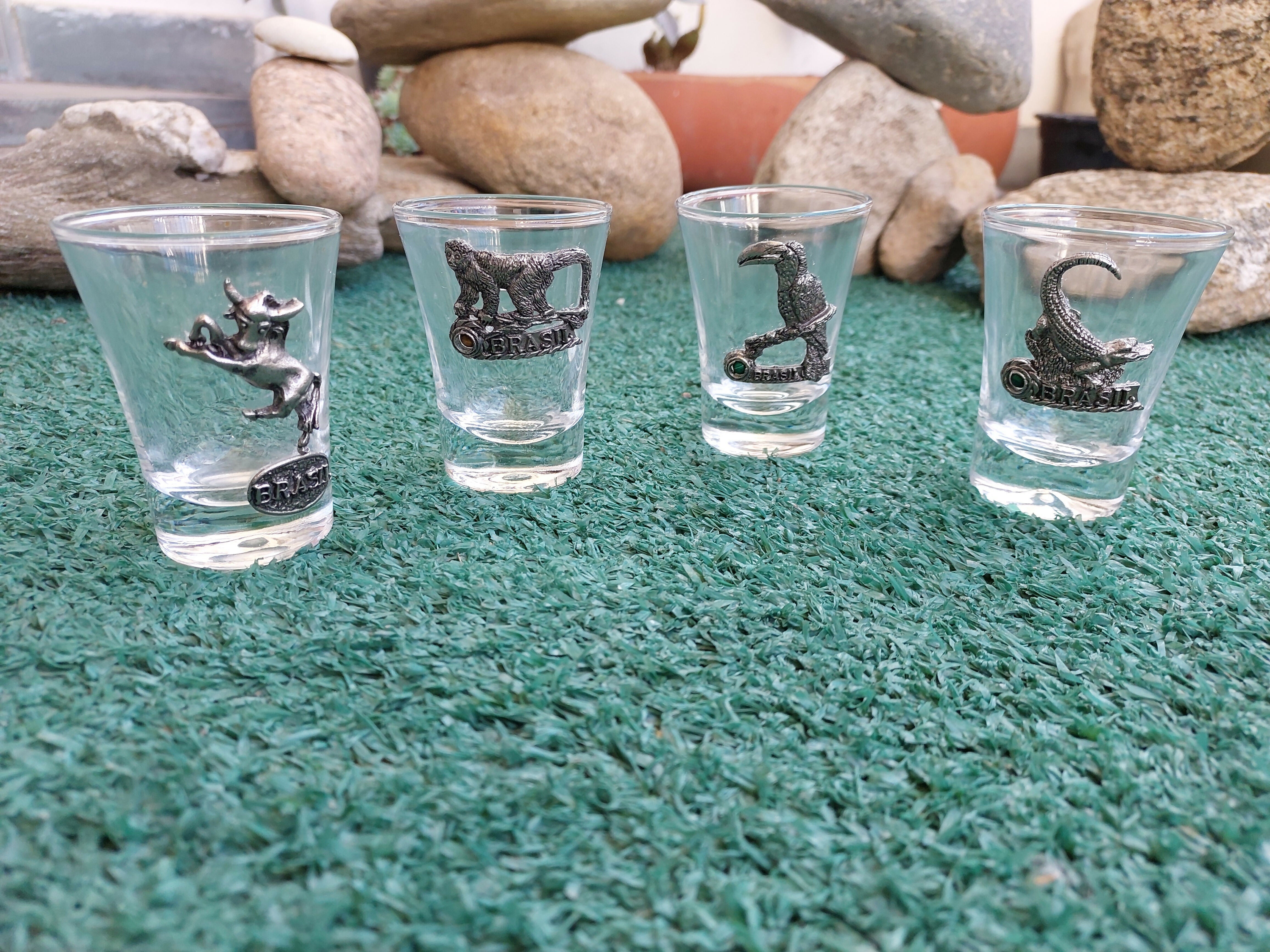 Copos Shot Com Figuras em Estanho