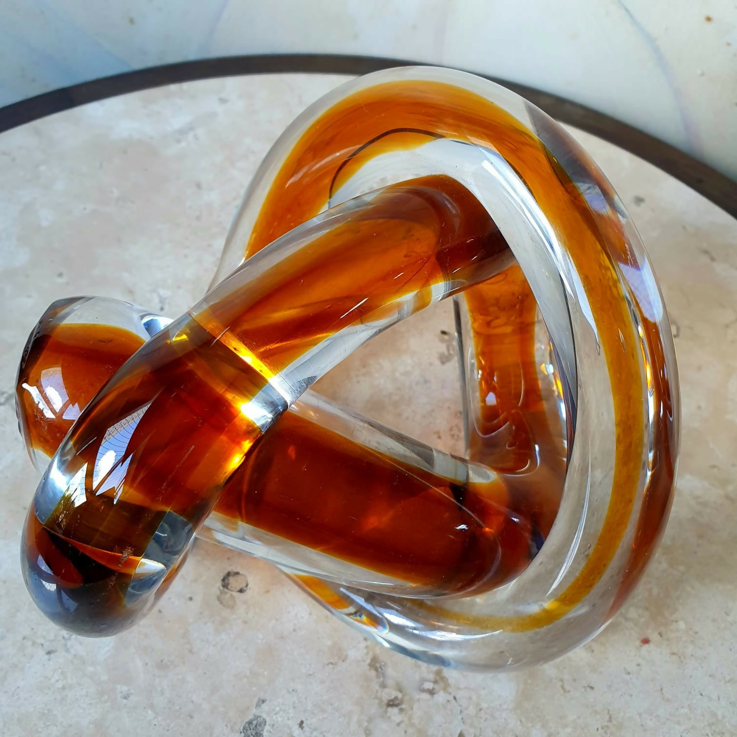 Escultura &quot;Infinito&quot; em Murano âmbar