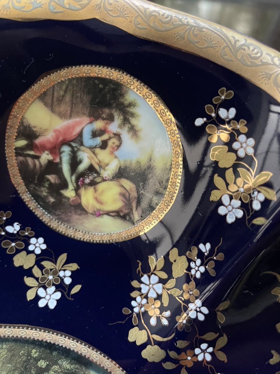 LIMOGES - Grande Centro de Mesa de pé alto em porcelana francesa