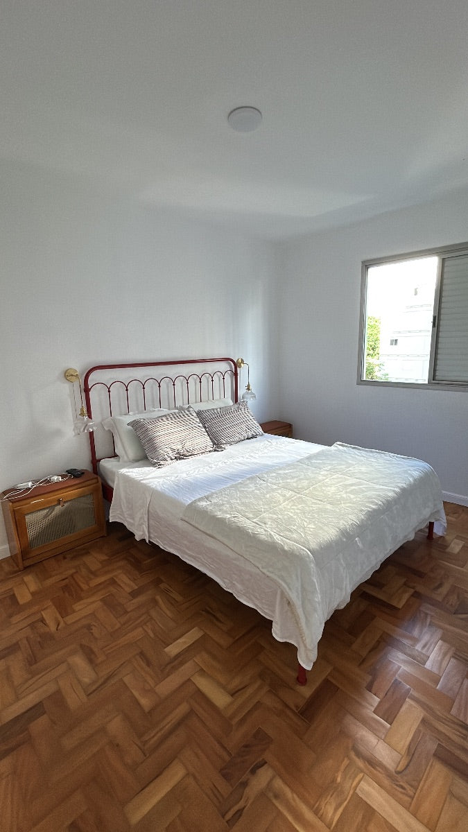 Cama Queen da Ferro Art em Aço Vintage Vermelha