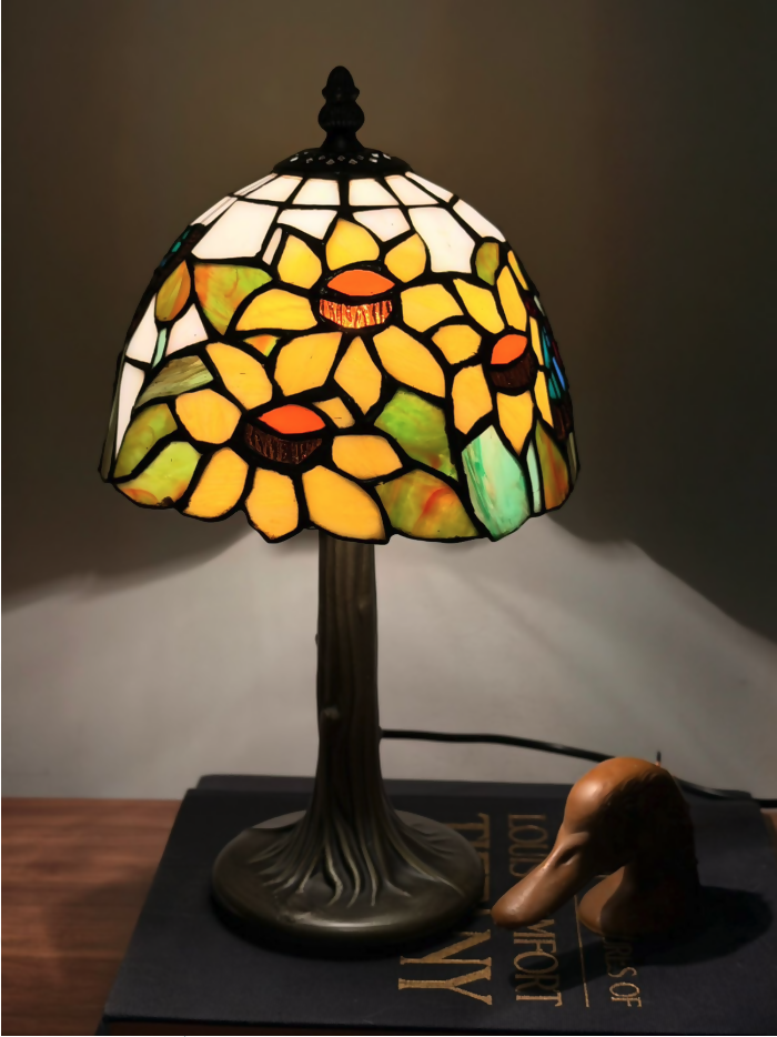 Luminária Vitral Inspiração Tiffany - Flores e Borboletas