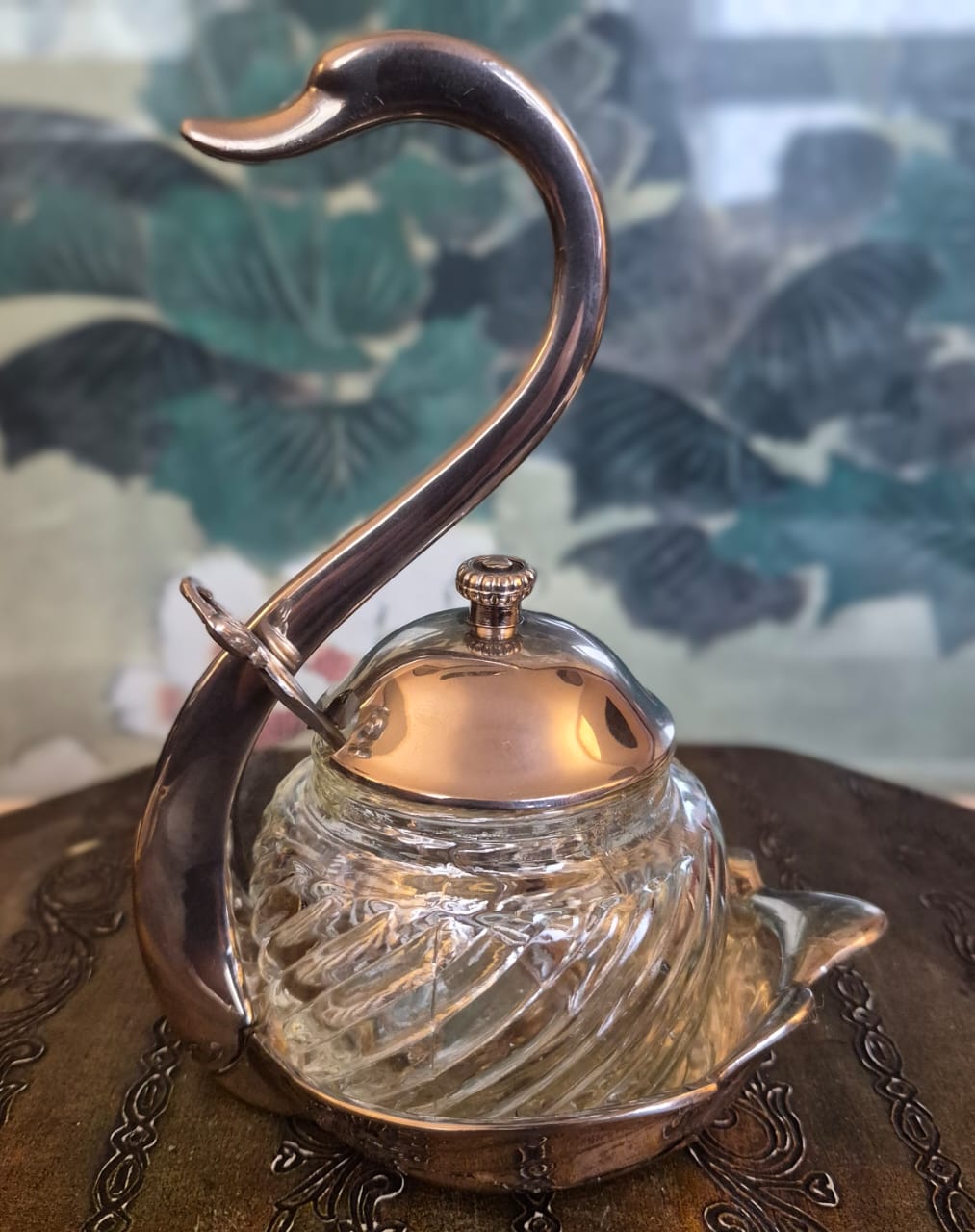  Porta geleias em formato de cisne com arte em vidro e restante em metal espessurado à prata.   Lindo!!!