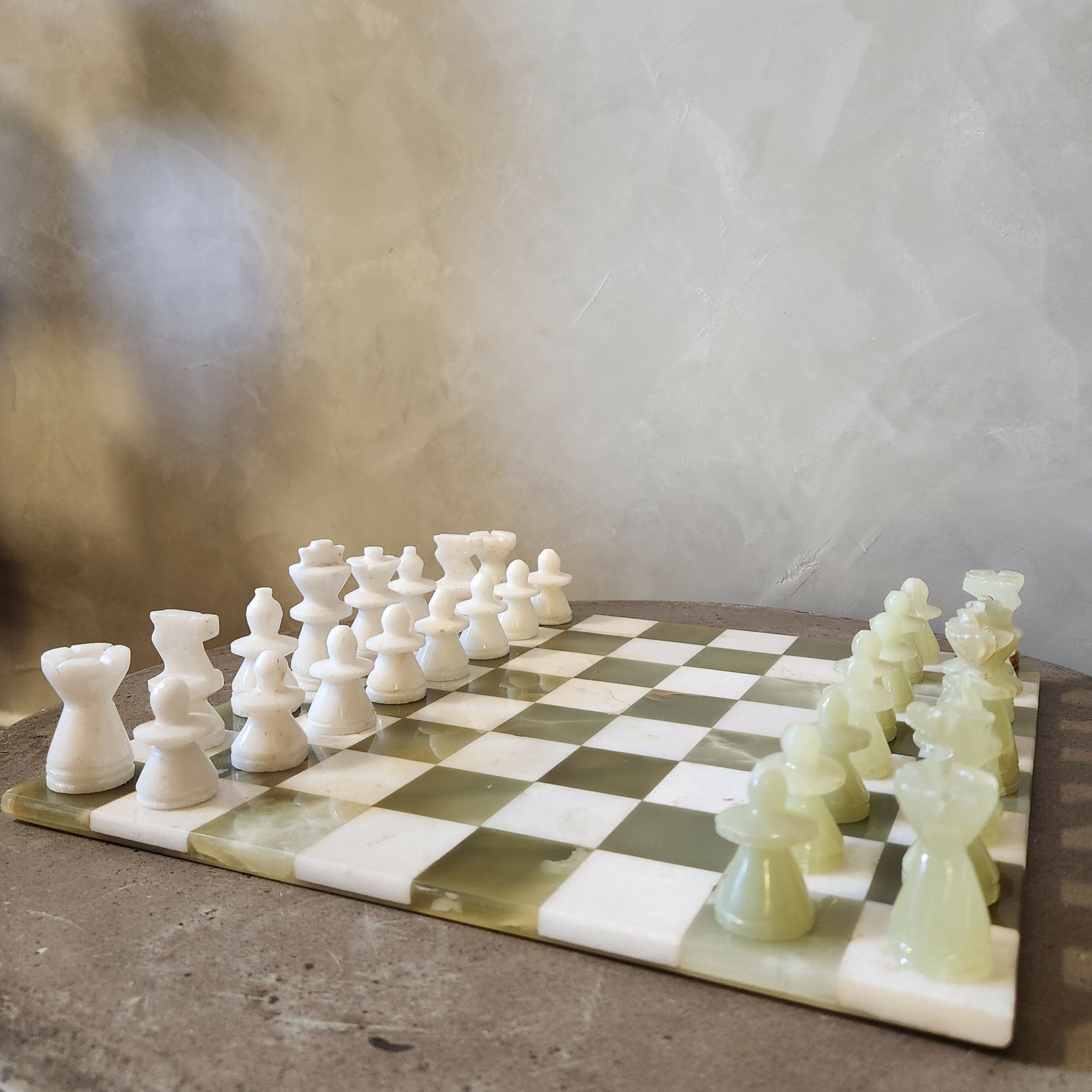 Jogo de Xadrez em mármore ônix branco e verde claro