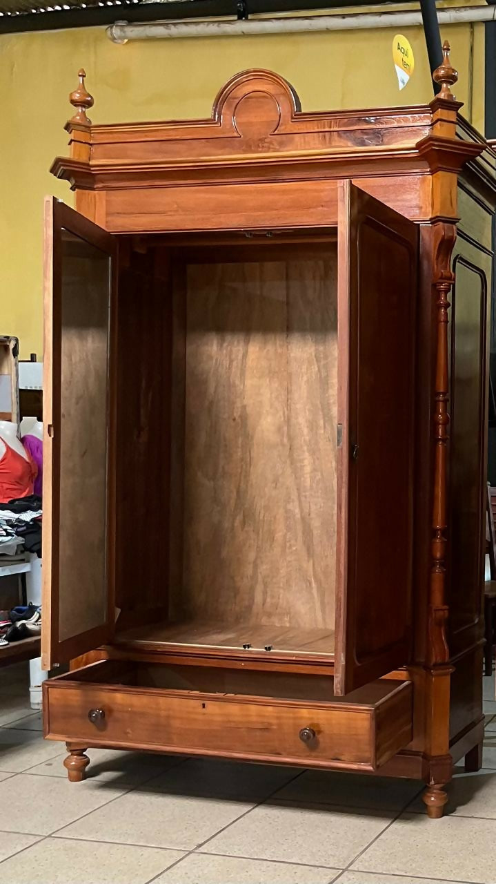 BELÍSSIMO GUARDA ROUPAS IMPÉRIO (medidas legenda)