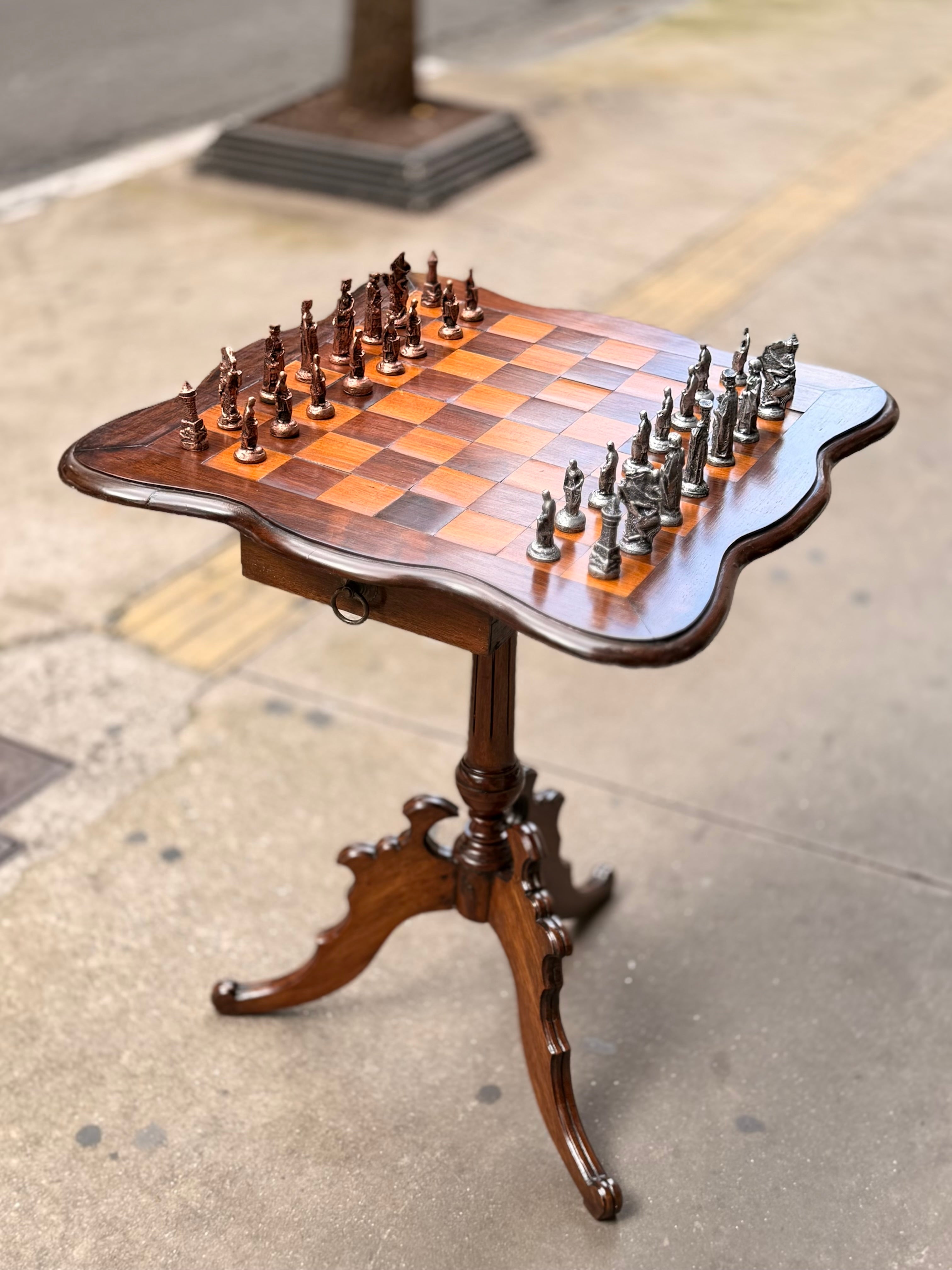 Mesa de xadrez antiga