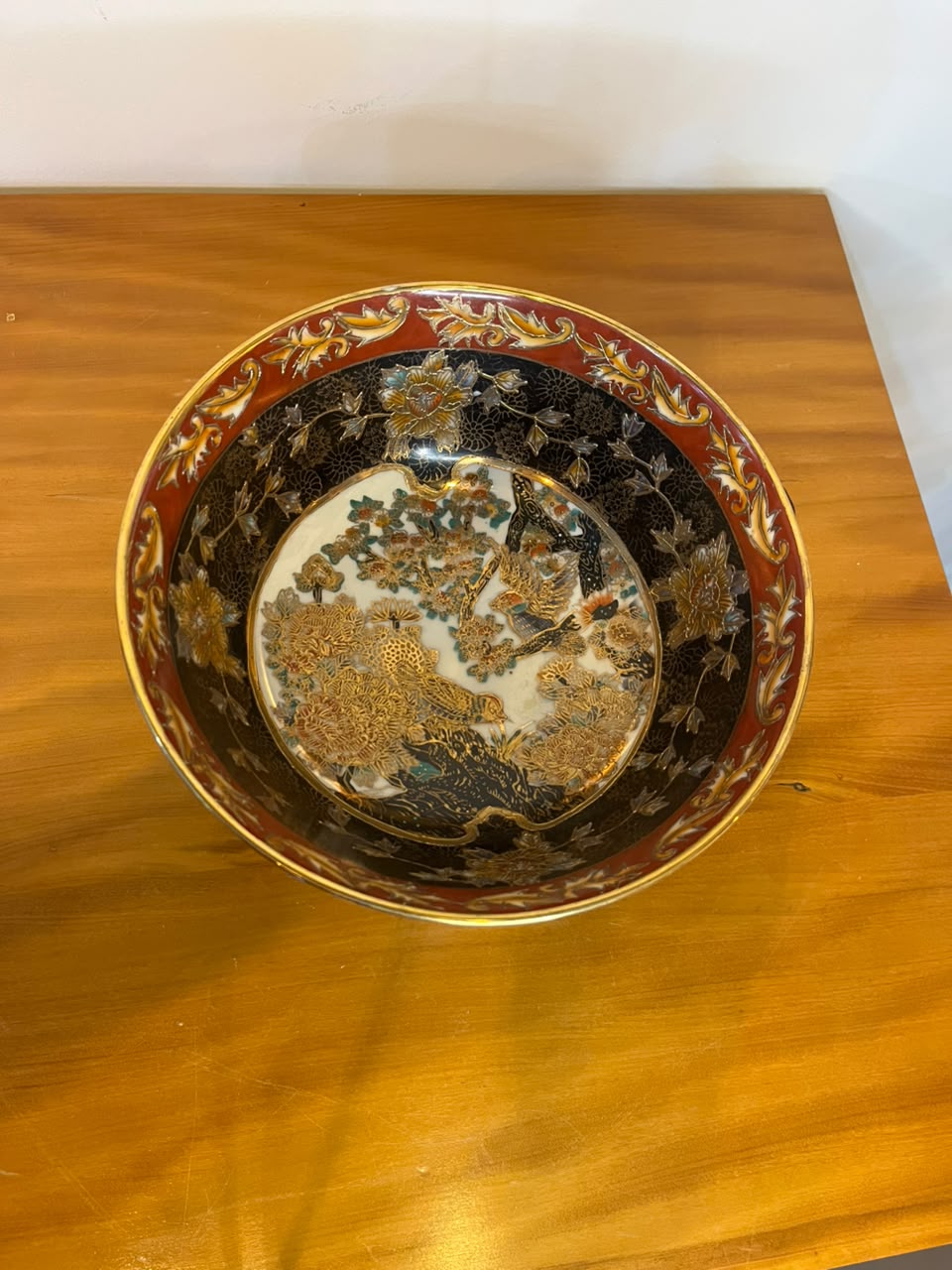 Centro de Mesa Decorativo Oriental – Floral com Aves e Dourado