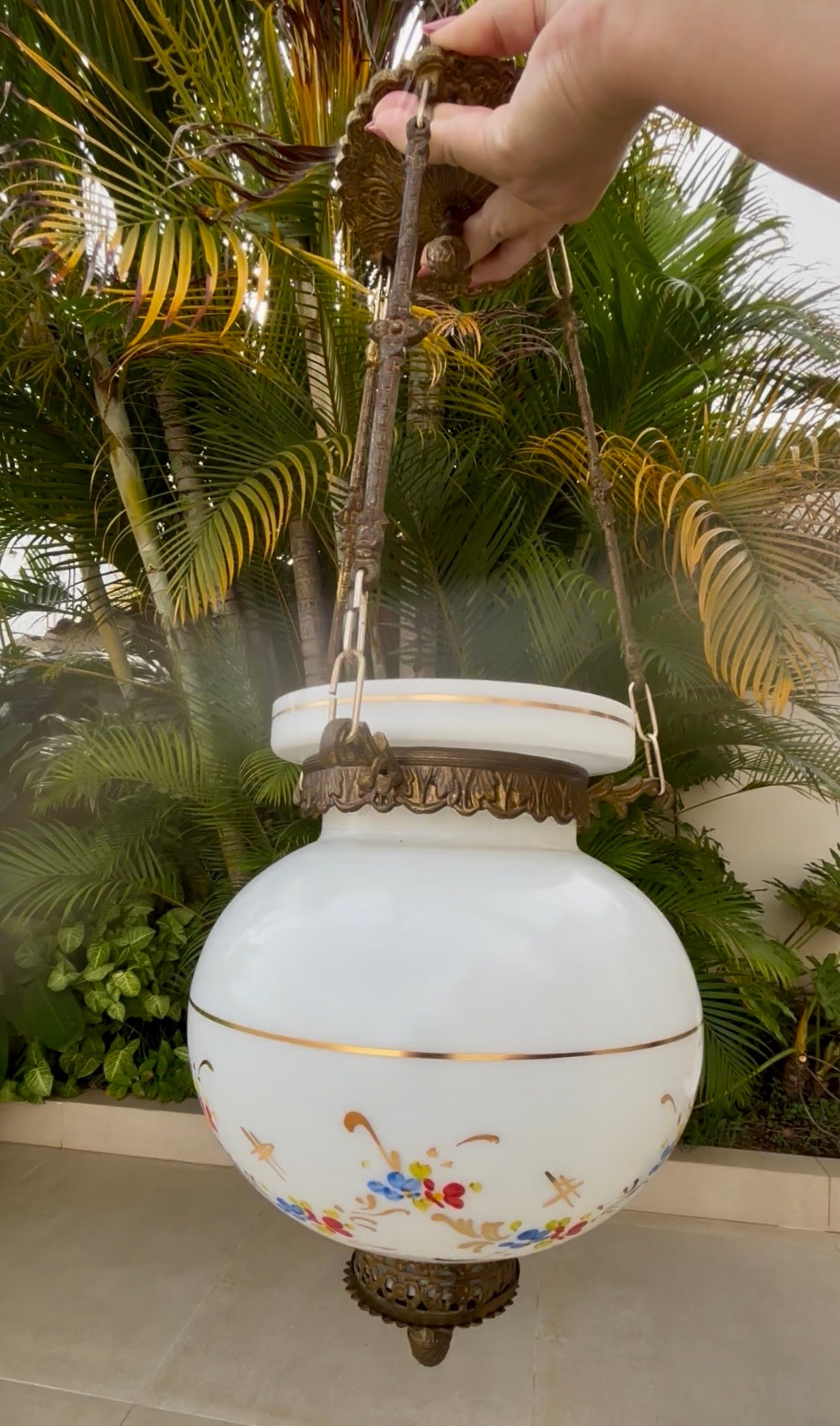 Raro Lustre Antigo em Vidro Opalino Estilo Francês – Anos 50