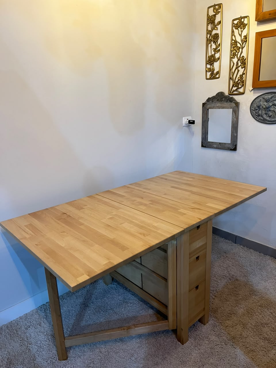 Mesa / Escrivaninha com tampo Dobrável Em Madeira Natural Clara Com Gavetas – Modelo Multifuncional
