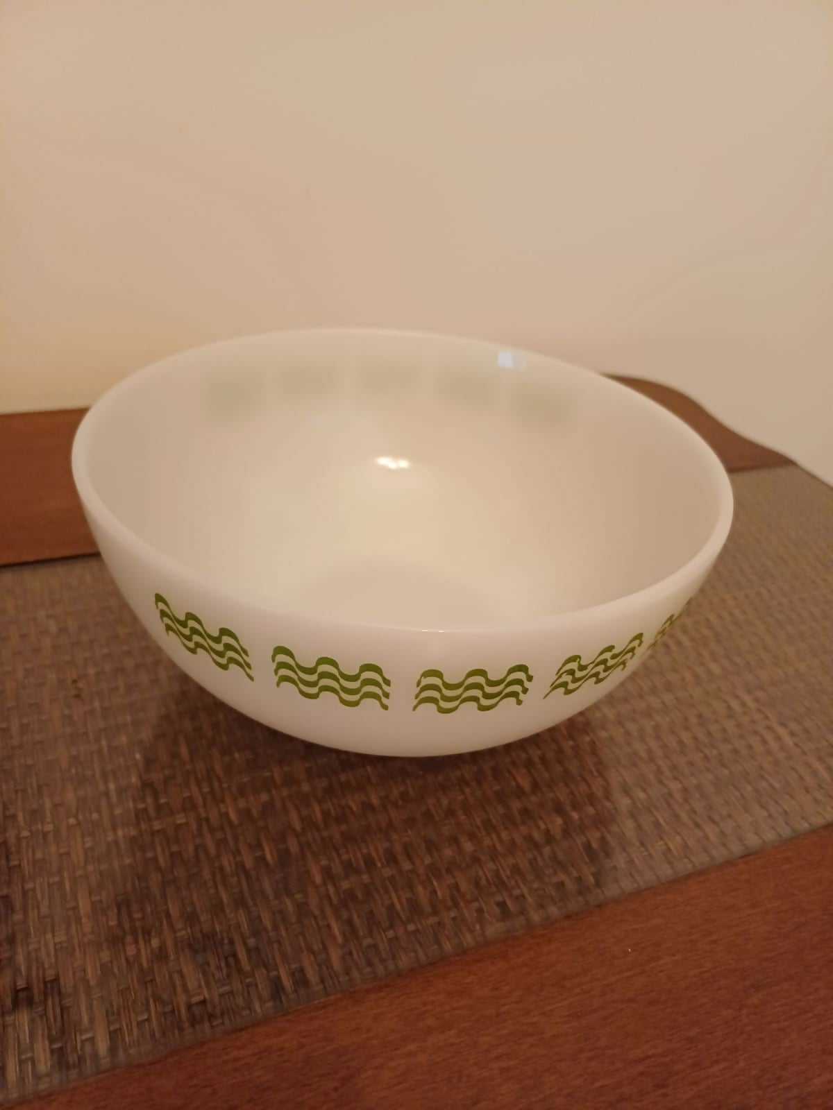 Antiga Tigela Saladeira Termo-Rey Copacabana Opalina em verde 