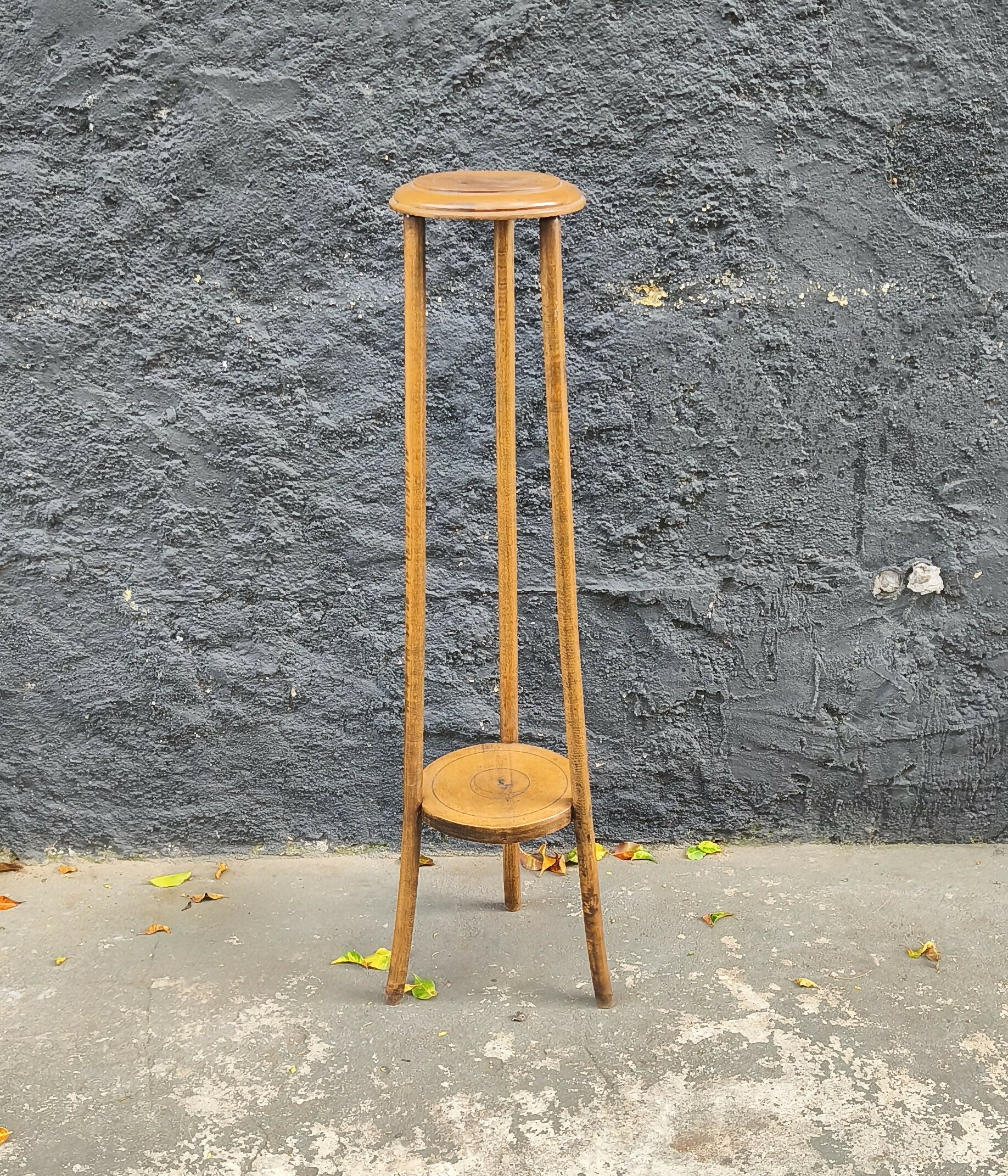 Antiga Floreira / Coluna / Pedestal em madeira Canela (restaurada) 