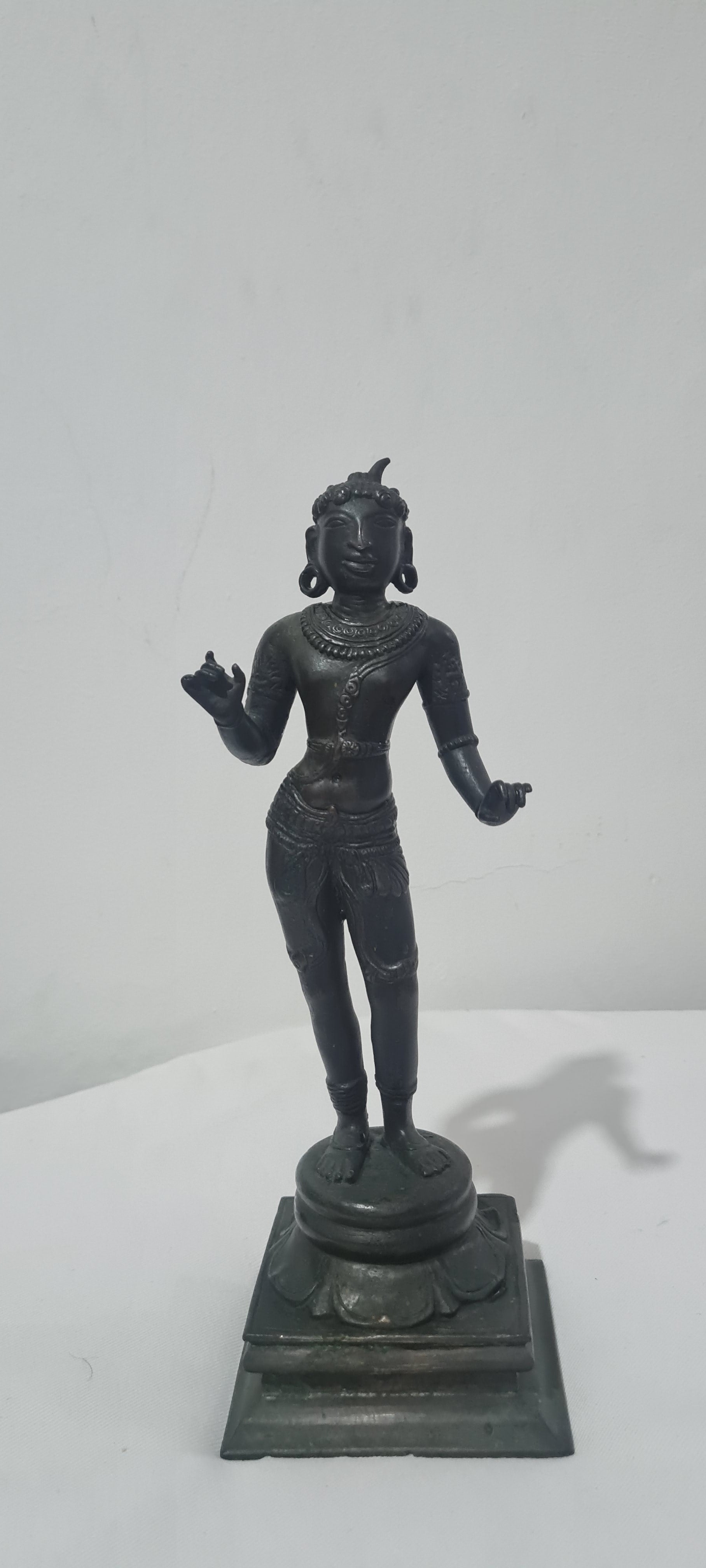 ESCULTURA INDU EM BRONZE MACIÇO. SEC XIX.