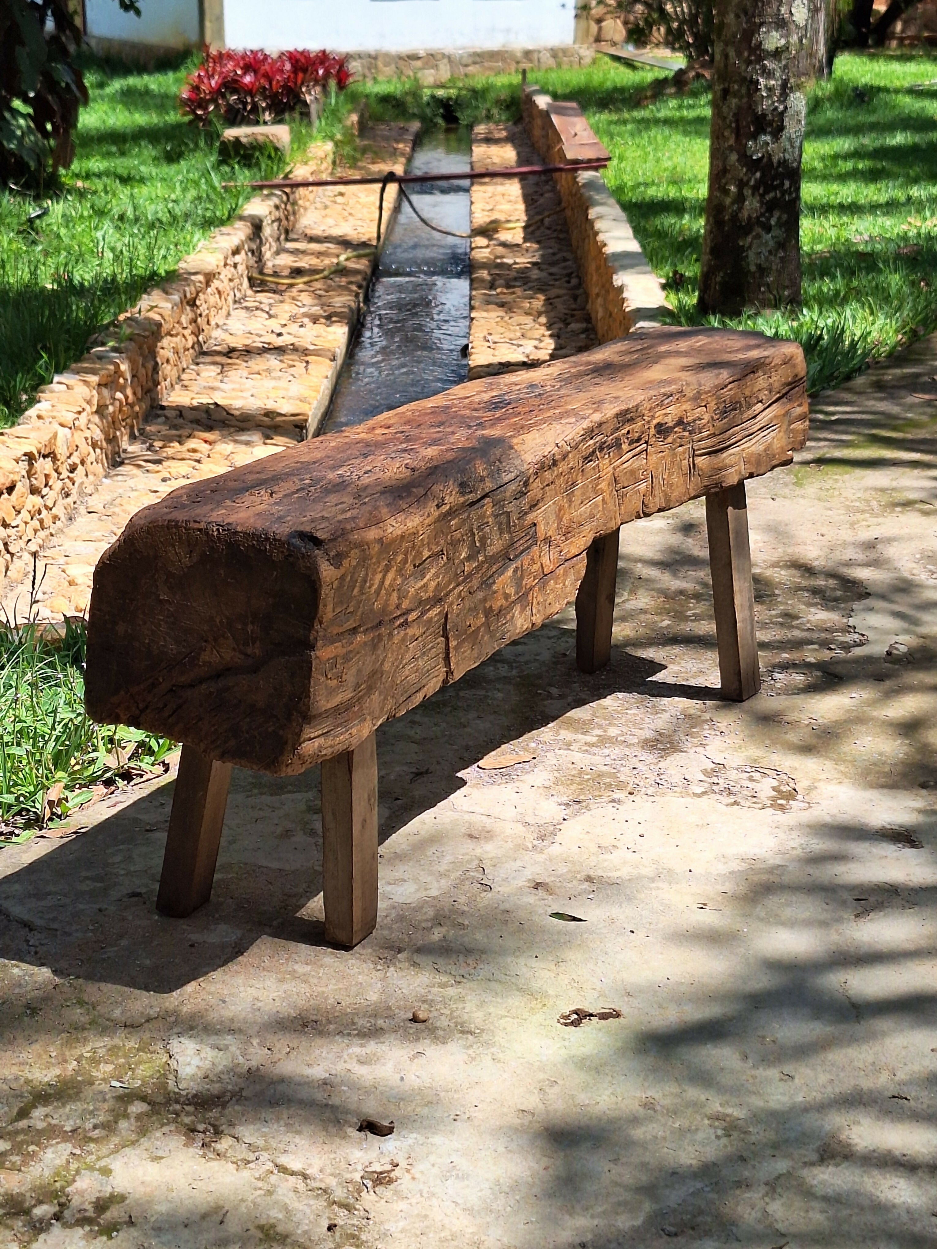 Banco de Dormente Rústico Madeira Maciça Garimpo Mineiro