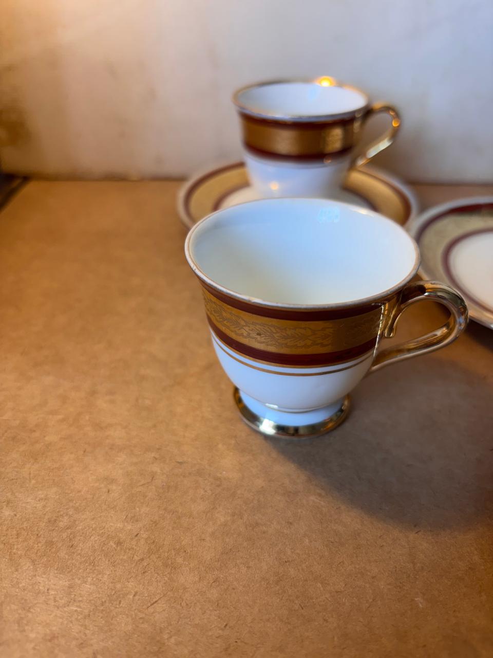 Conjunto de seis xícaras de café com pires em porcelana vinho e dourada PD 541 (DMCPS_304)