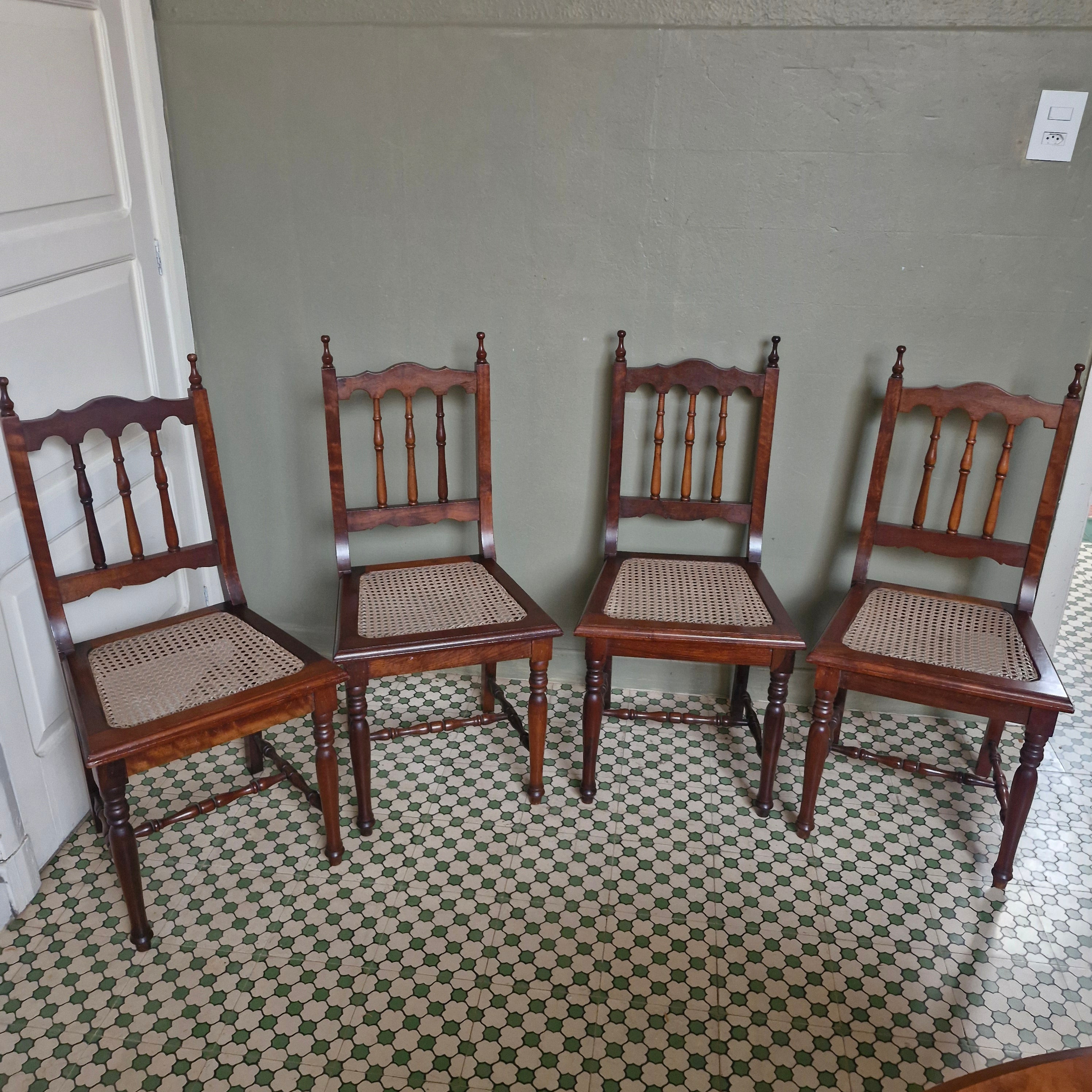Cadeiras Colonial Assento Palhinha