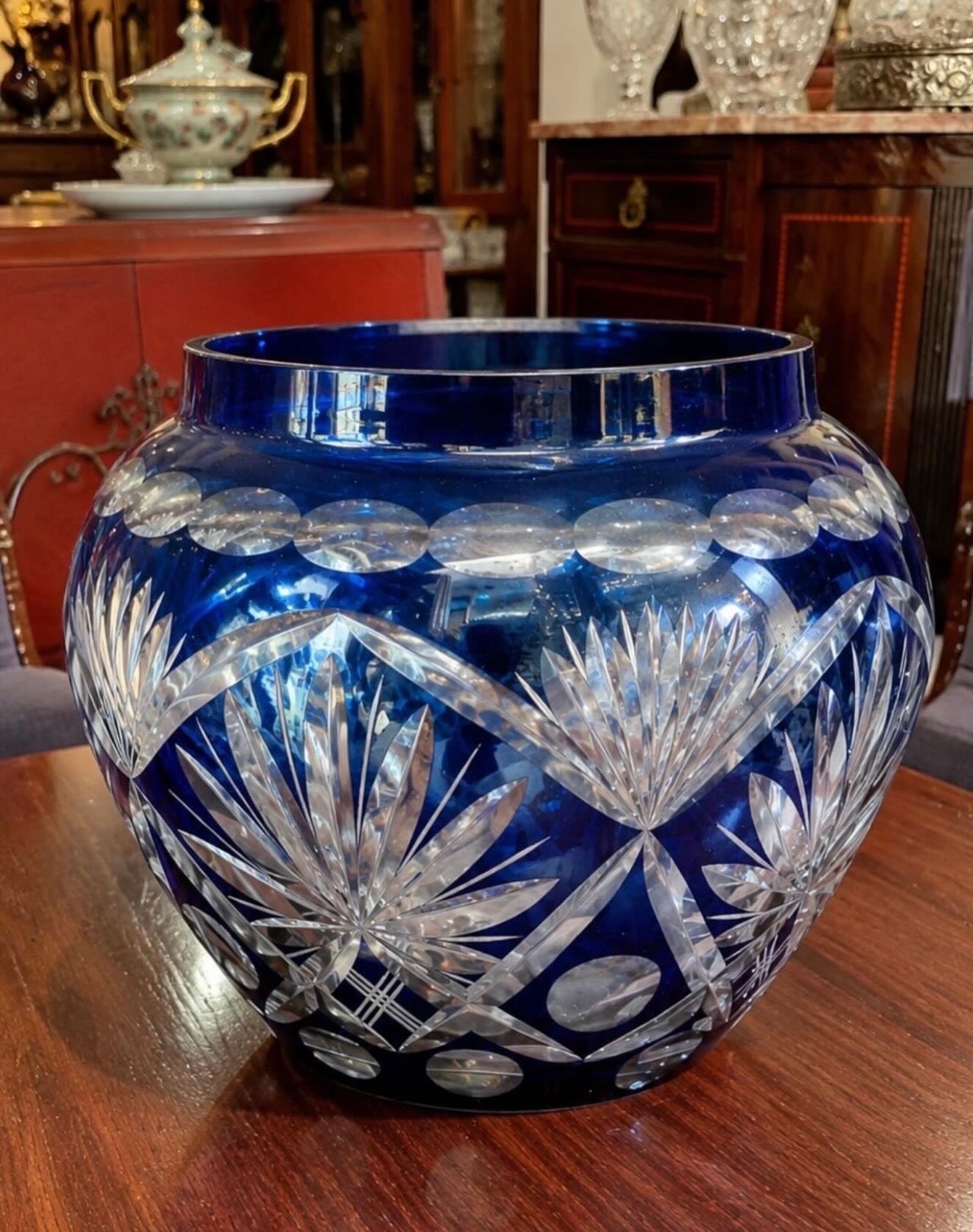 Vaso em Cristal Azul Cobalto lapidado 