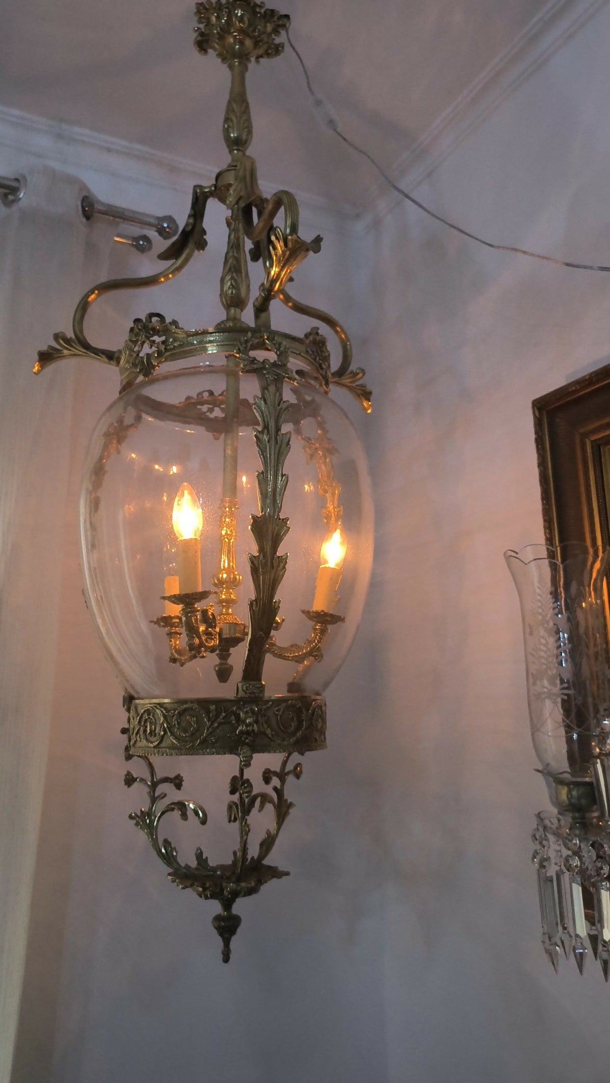 Lanterna Antiga em bronze com vidro bombê