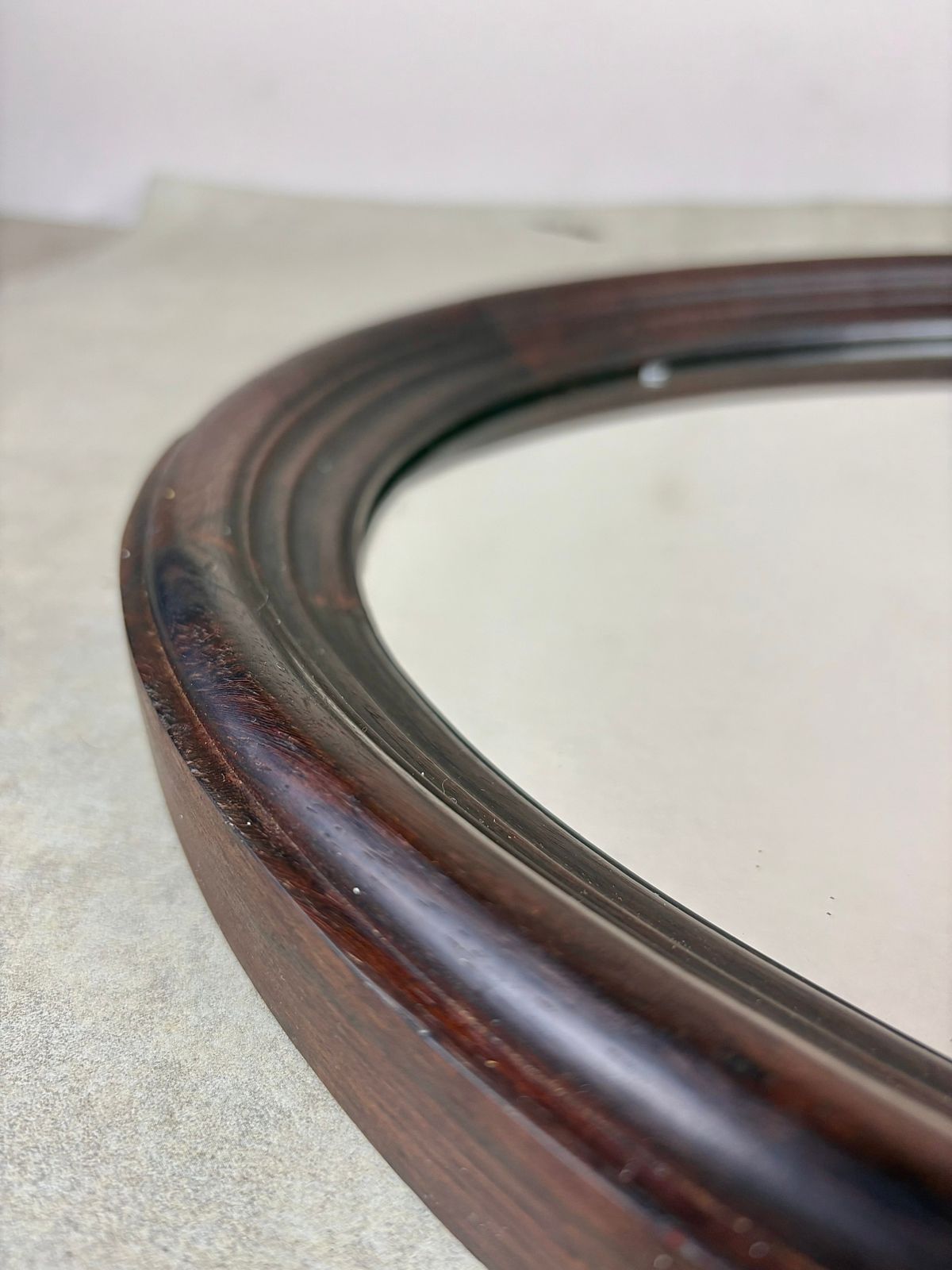 Espelho semi-oval em Jacarandá 60’s