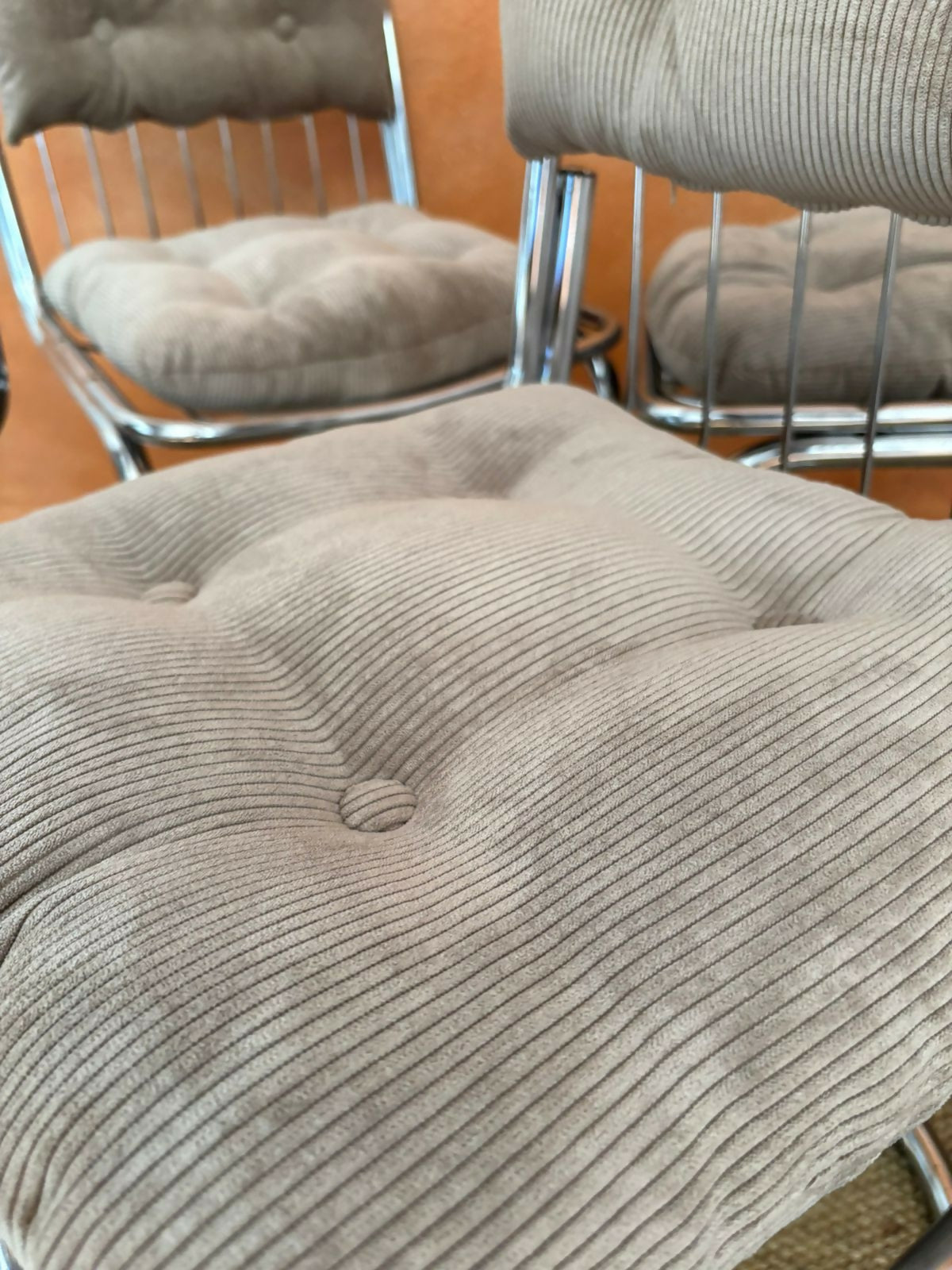 cadeiras Pozza 70’s em metal cromado tubular (valor individual)