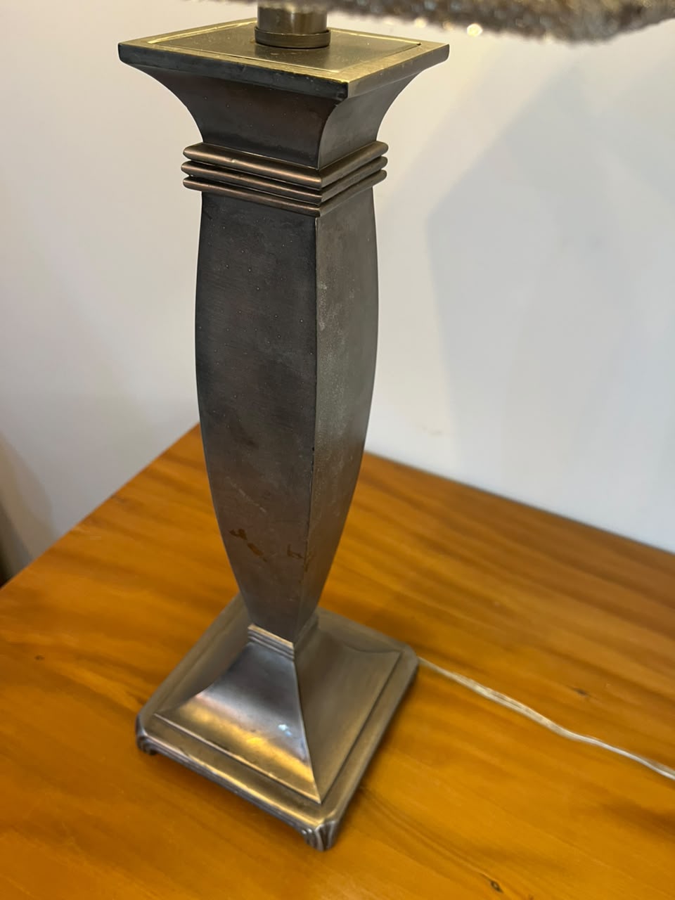 Abajur Vintage em Metal com Cúpula quadrada 
