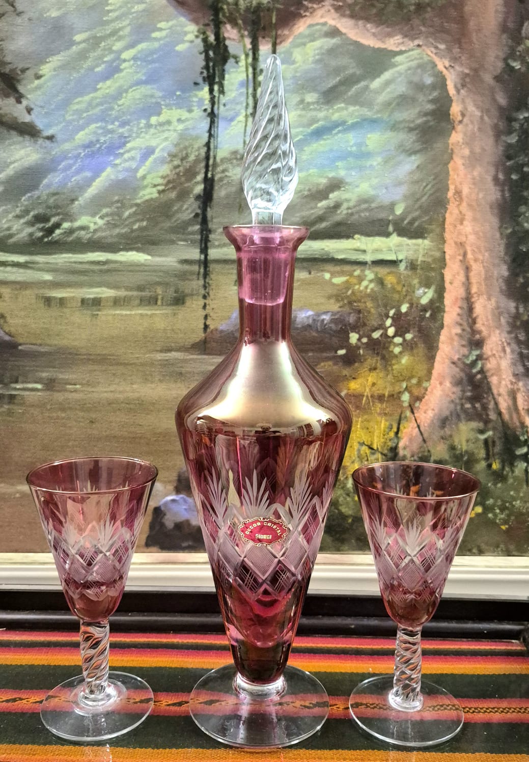 Conjunto maravilhoso de licoreira em cristal overlay (double) vintage Giorgi e taças para vinho impecáveis. 3 peças.