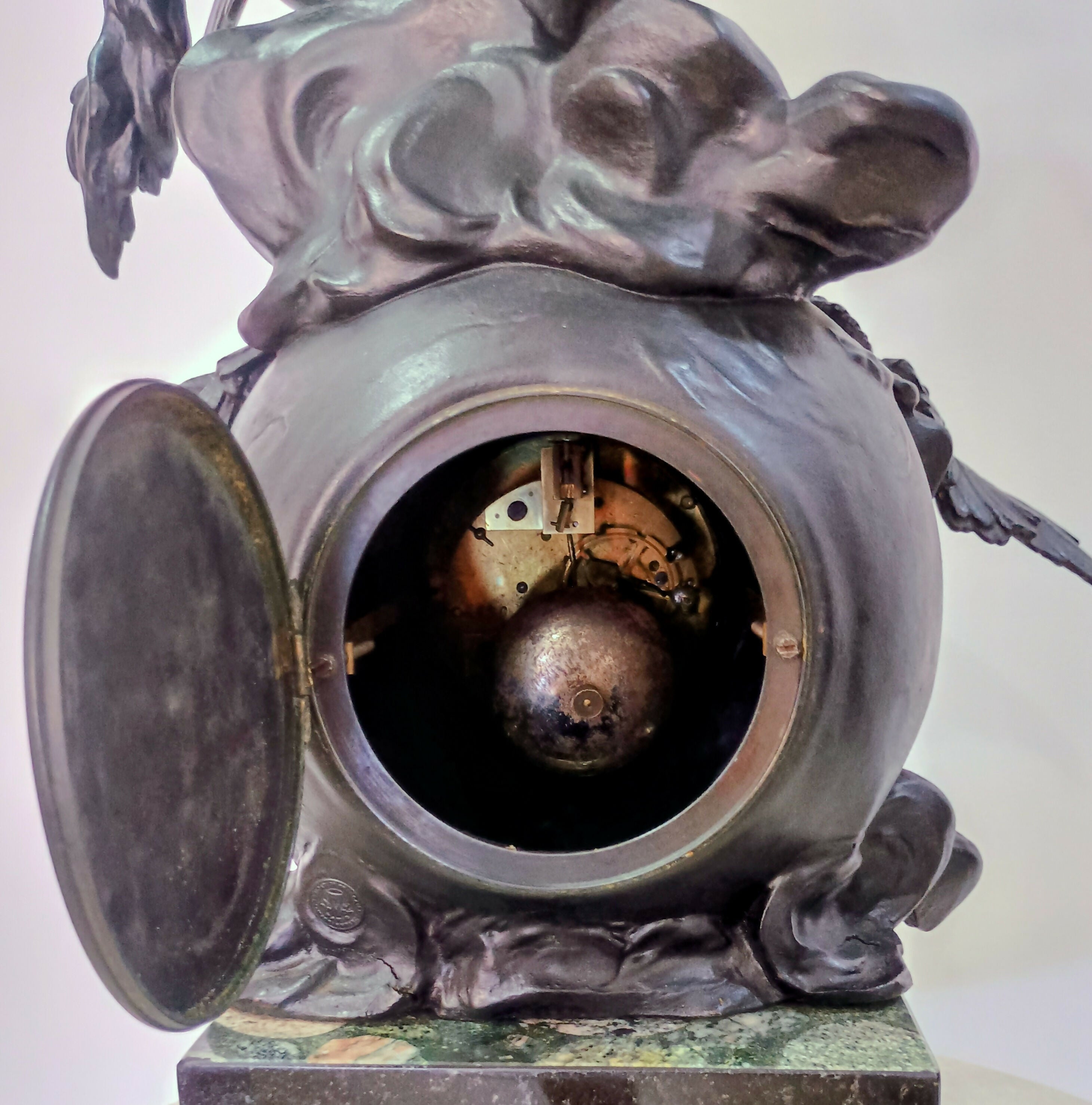 RELÓGIO ESCULTÓRICO FRANCÊS séc XIX - 76 cm