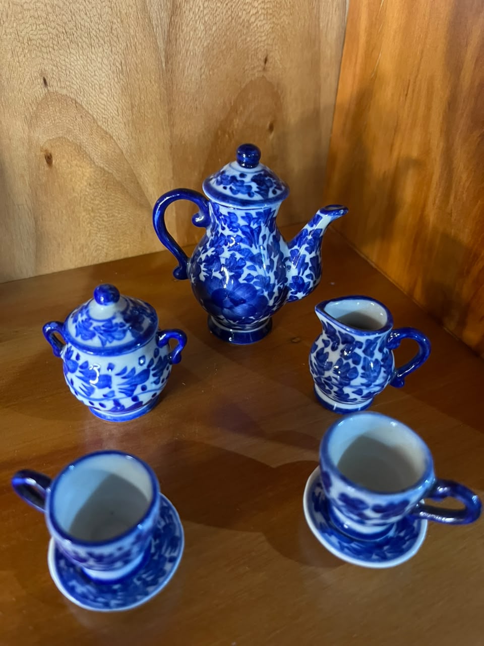 Conjunto miniatura de chá em porcelana azul e branca — 5 peças